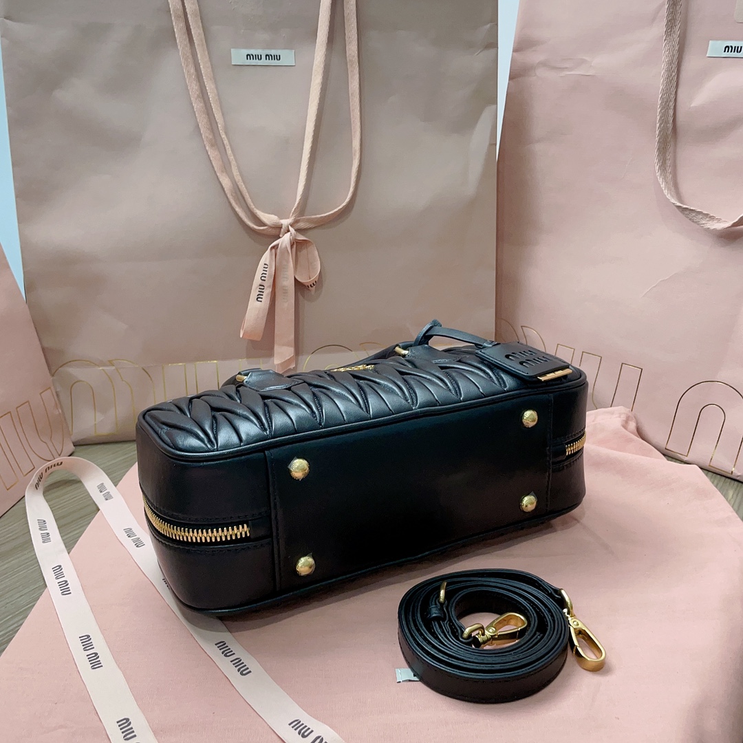 Bagsaaa M1um1u Arcadie Matelassé Nappa Leather Bag Black - 12*27*9 cm