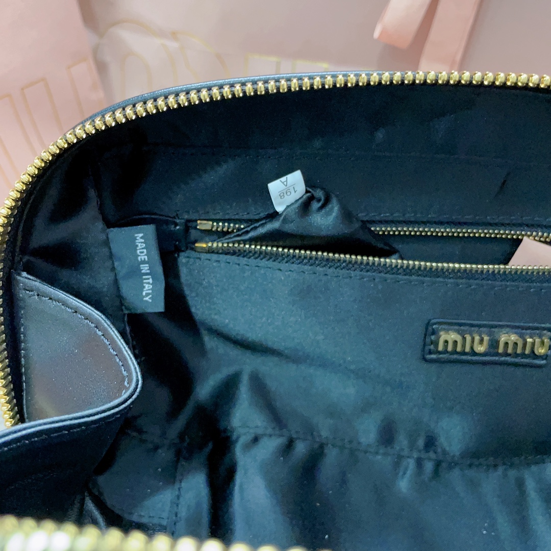 Bagsaaa M1um1u Arcadie Matelassé Nappa Leather Bag Black - 12*27*9 cm