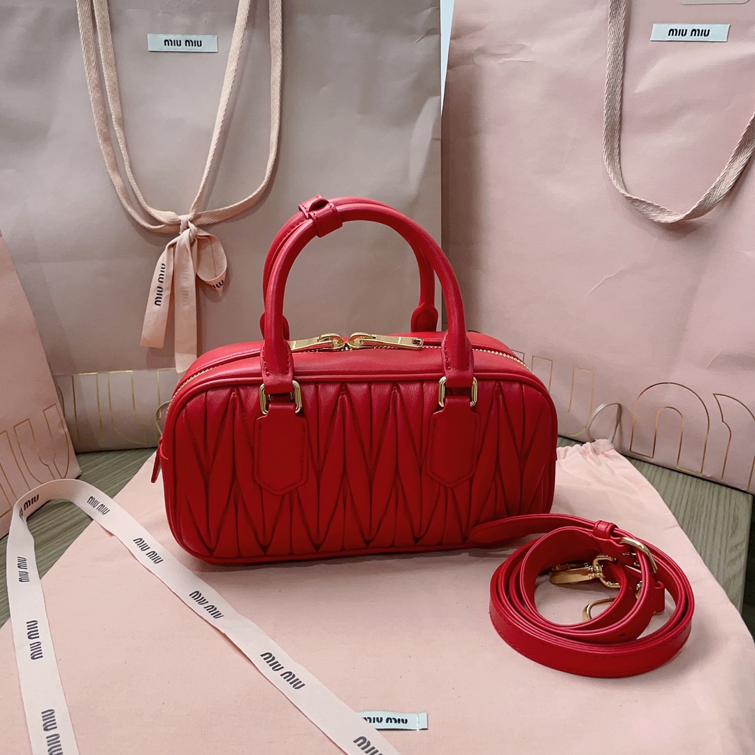 Bagsaaa M1um1u Arcadie Matelassé Nappa Leather Bag Red - 10.5*22*7.5 cm