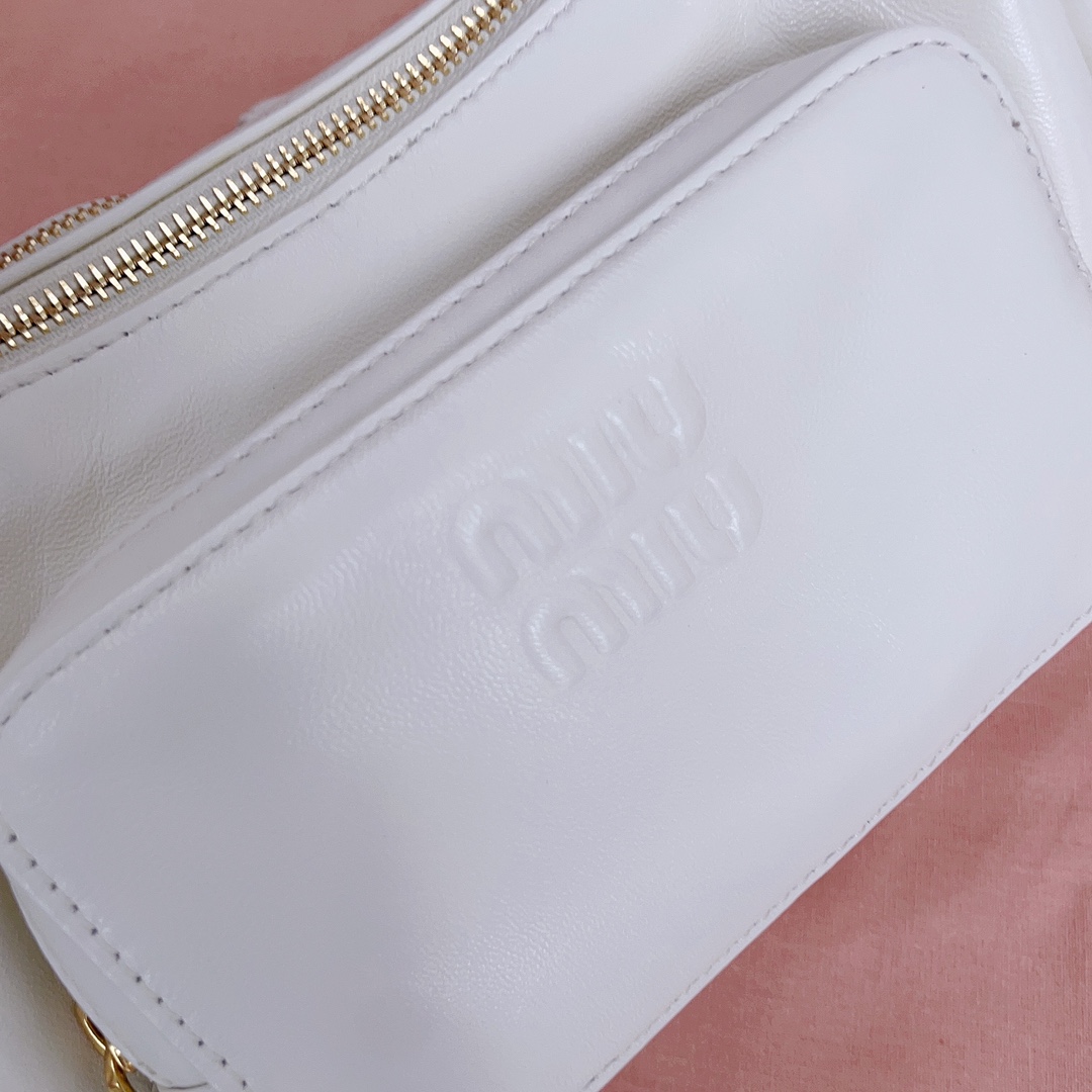 Bagsaaa M1um1u Nappa Leather Pocket Bag White - 21x6x12 cm