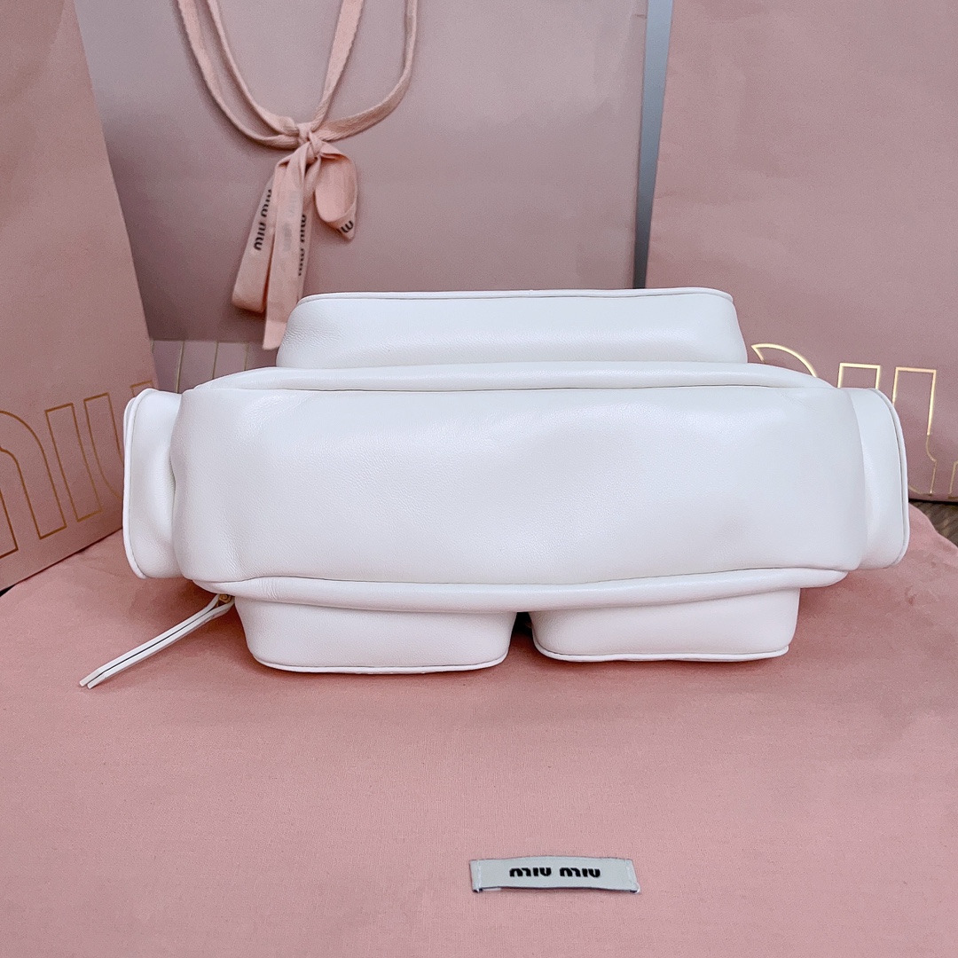 Bagsaaa M1um1u Nappa Leather Pocket Bag White - 21x6x12 cm