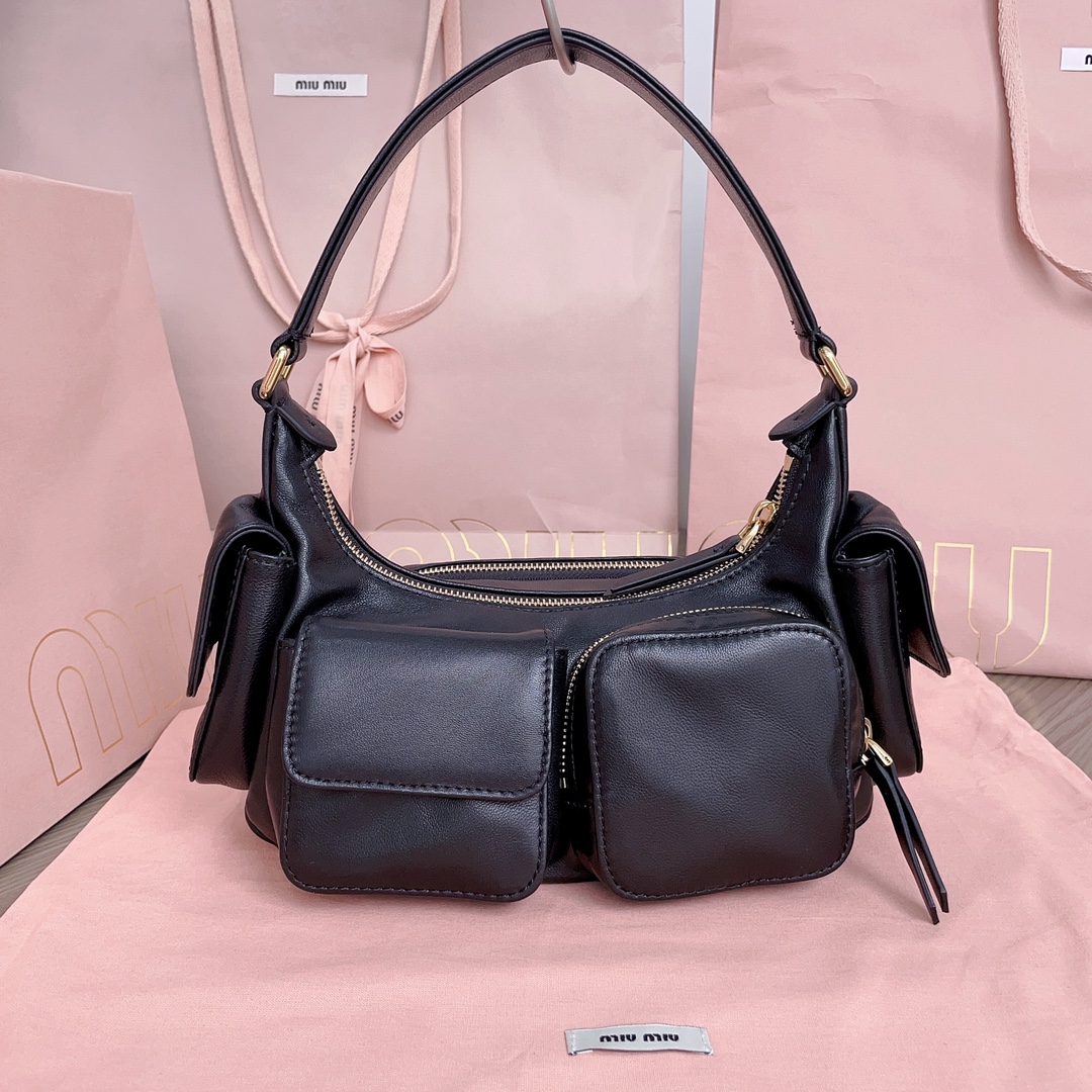 Bagsaaa M1um1u Nappa Leather Pocket Bag Black - 21x6x12 cm