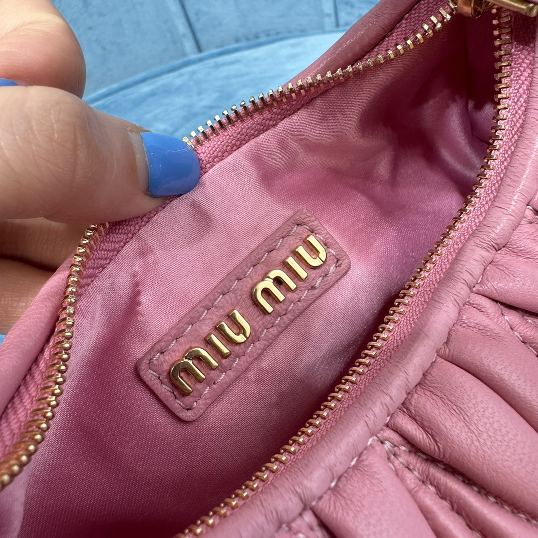 Bagsaaa M1um1u Wander Matelassé Nappa Leather Hobo Mini-bag Pink - 14x17.5x5.5 cm
