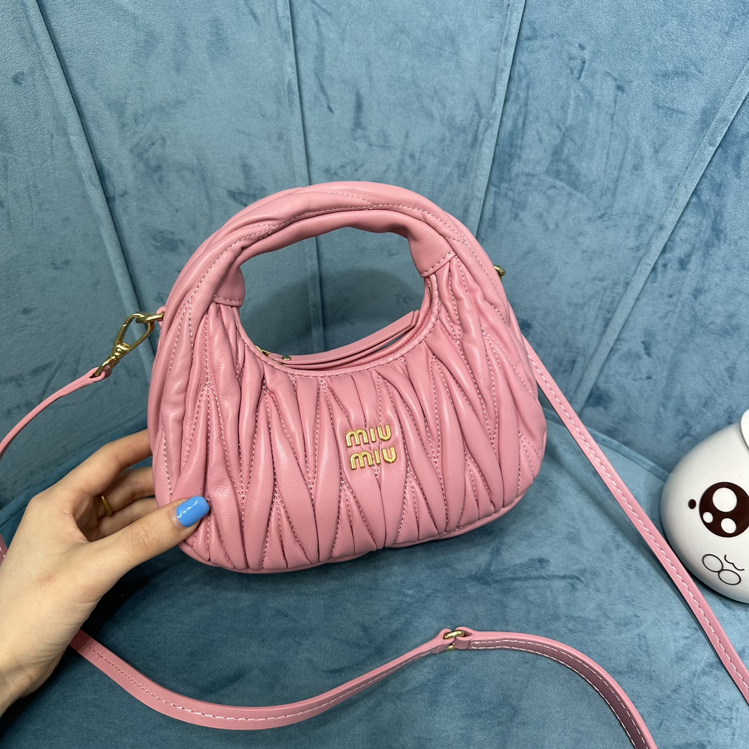 Bagsaaa M1um1u Wander Matelassé Nappa Leather Hobo Mini-bag Pink - 14x17.5x5.5 cm