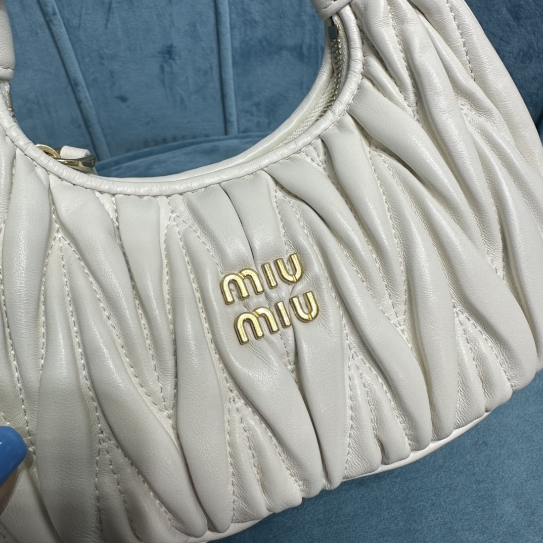Bagsaaa M1um1u Wander Matelassé Nappa Leather Hobo Mini-bag White - 14x17.5x5.5 cm