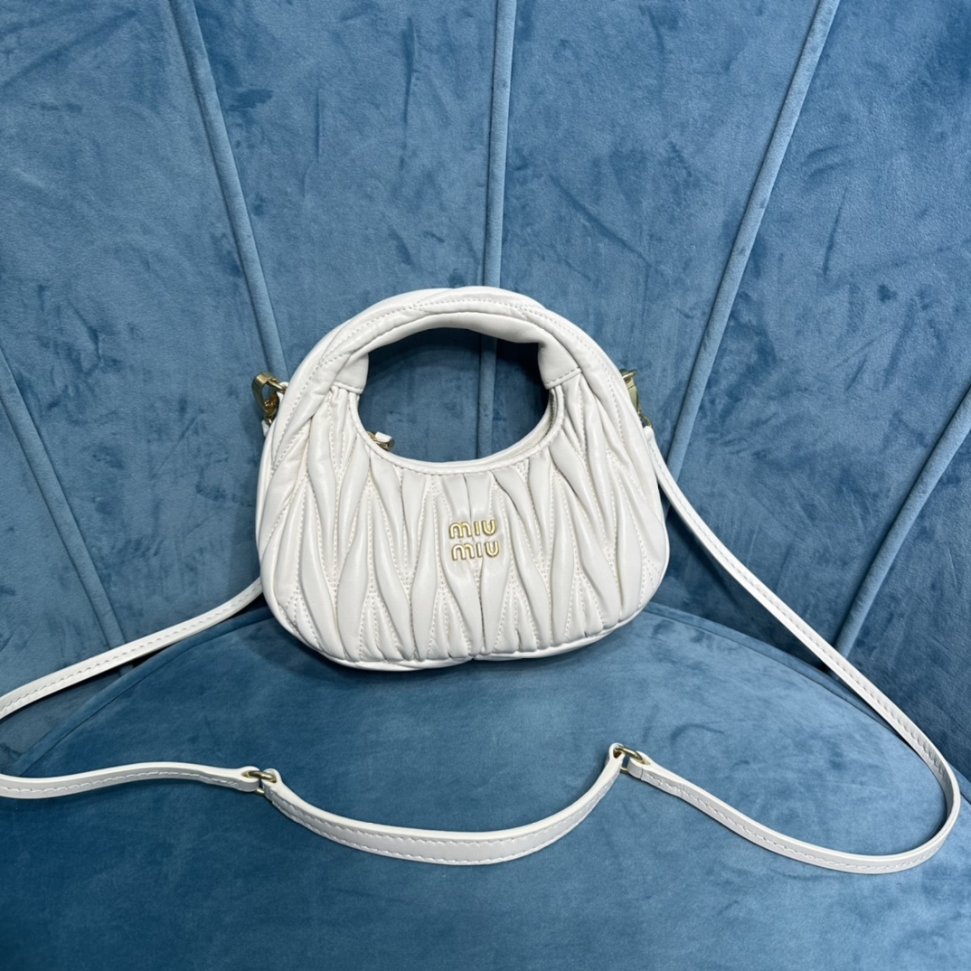 Bagsaaa M1um1u Wander Matelassé Nappa Leather Hobo Mini-bag White - 14x17.5x5.5 cm