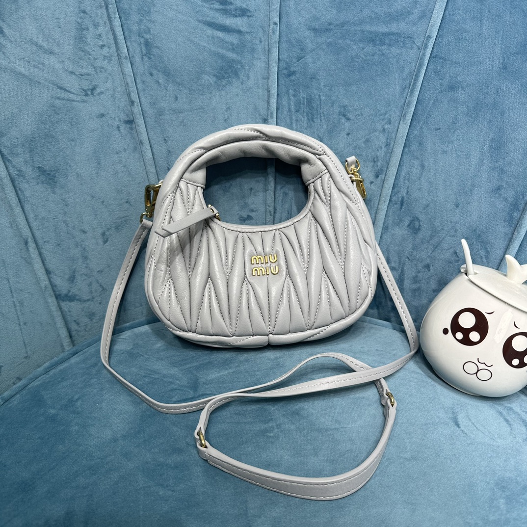 Bagsaaa M1um1u Wander Matelassé Nappa Leather Hobo Mini-bag Pearl Gray - 14x17.5x5.5 cm