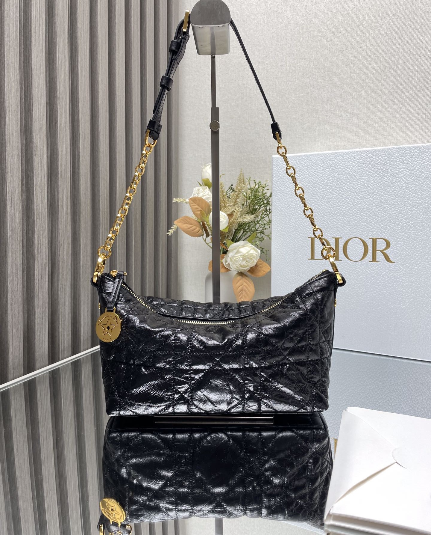 Bagsaaa D10rstar Hobo Bag With Chain Black Macrocannage Crinkled Calfskin - 28.5 x 14.5 x 10 cm