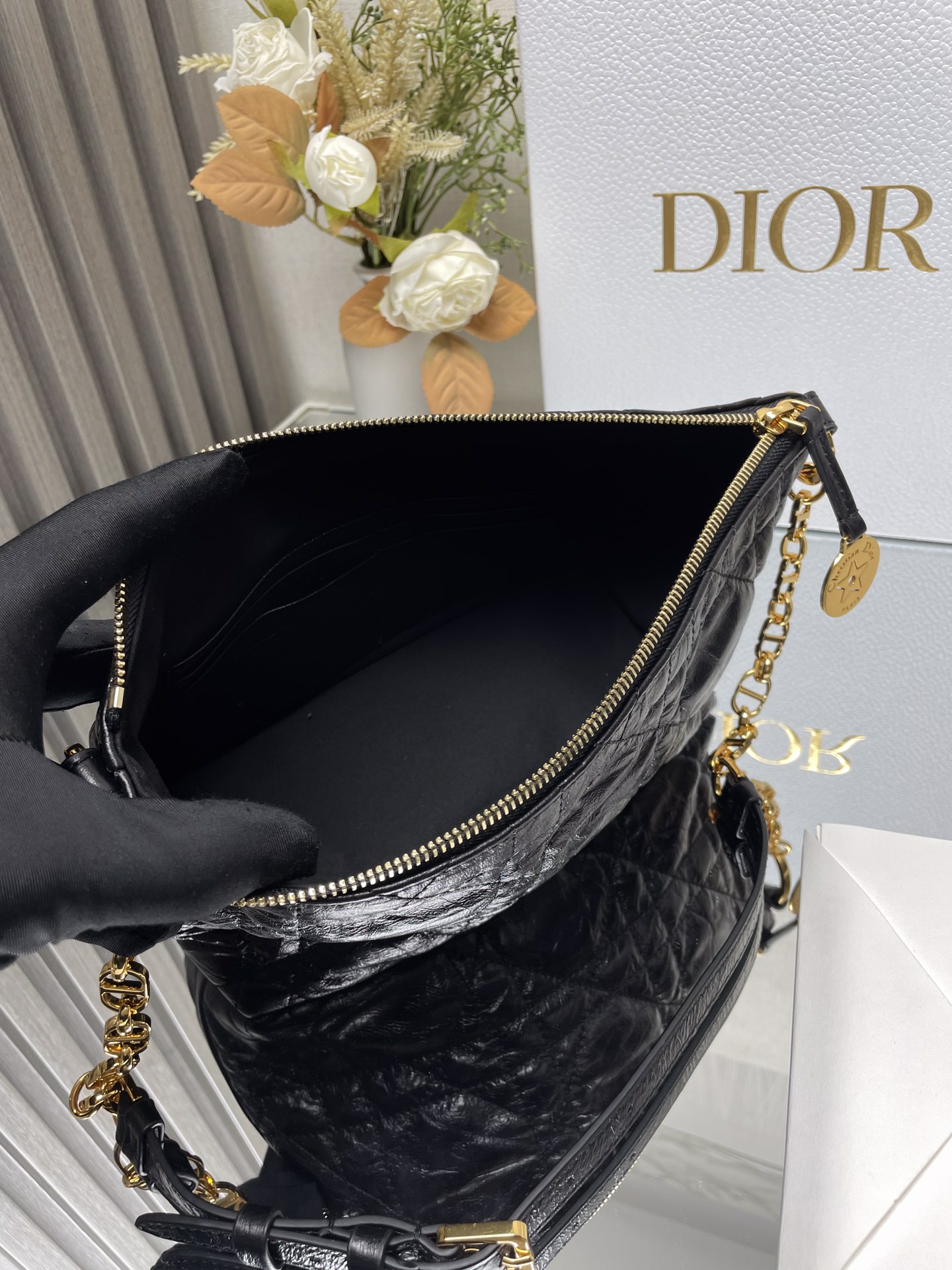 Bagsaaa D10rstar Hobo Bag With Chain Black Macrocannage Crinkled Calfskin - 28.5 x 14.5 x 10 cm