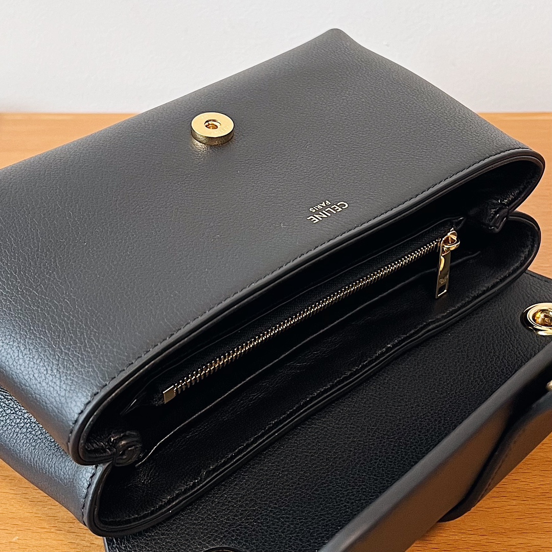 Bagsaaa Teen Ce1i*e Victoire Bag In S*pple Calfskin Black - 23.5 X 14 X 8 CM