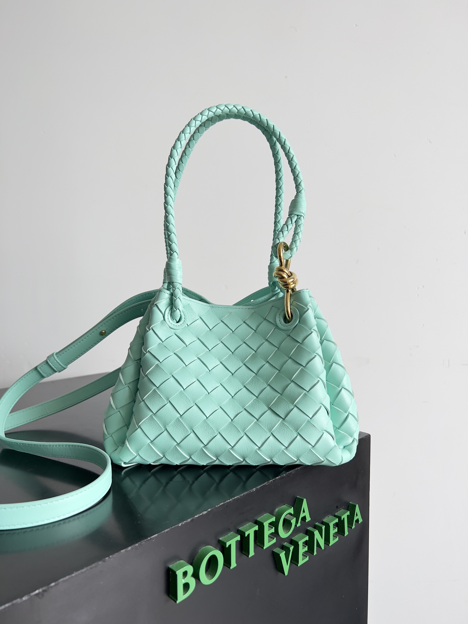 Bagsaaa B0tt*ga Ven*ta Small Parachute Green Oasis - 21*17*16.5cm