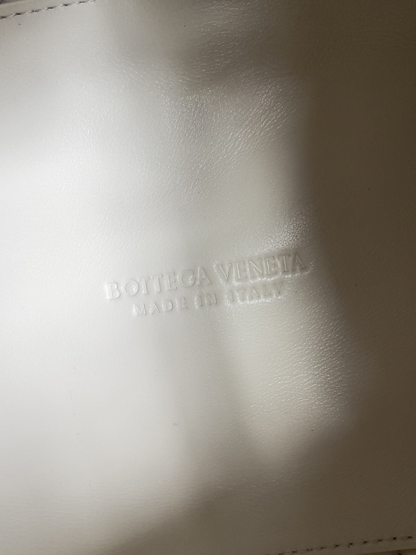 Bagsaaa B0tt*ga Ven*ta Small Parachute White - 21*17*16.5cm