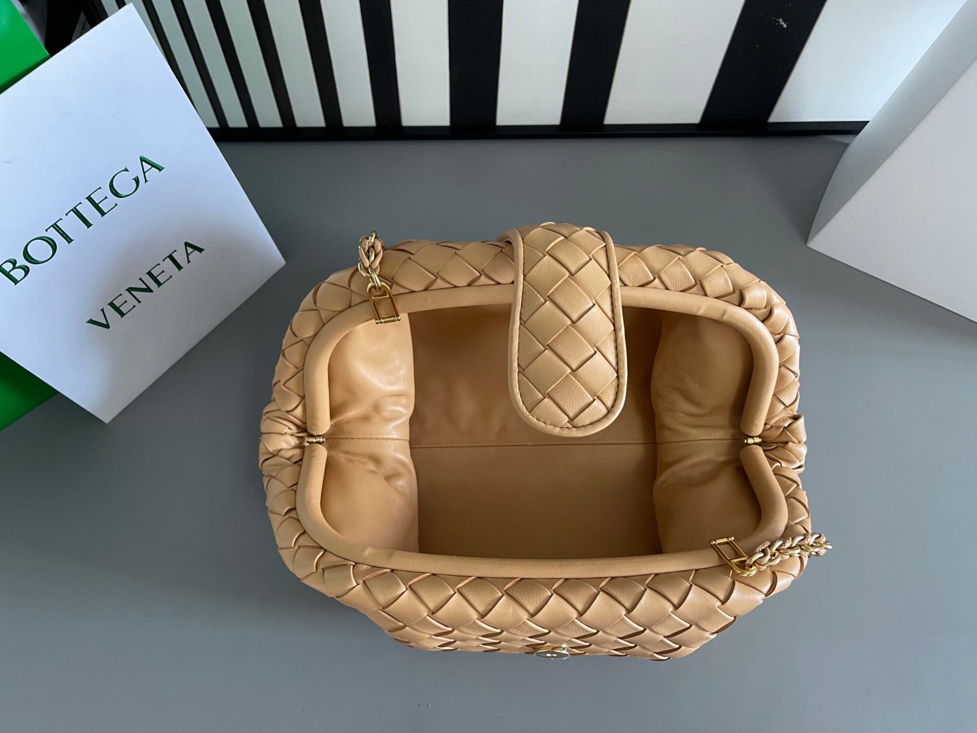 Bagsaaa B0tt*ga Ven*ta Teen Lauren 1980 With Chain Beige - 31.5*16*11cm