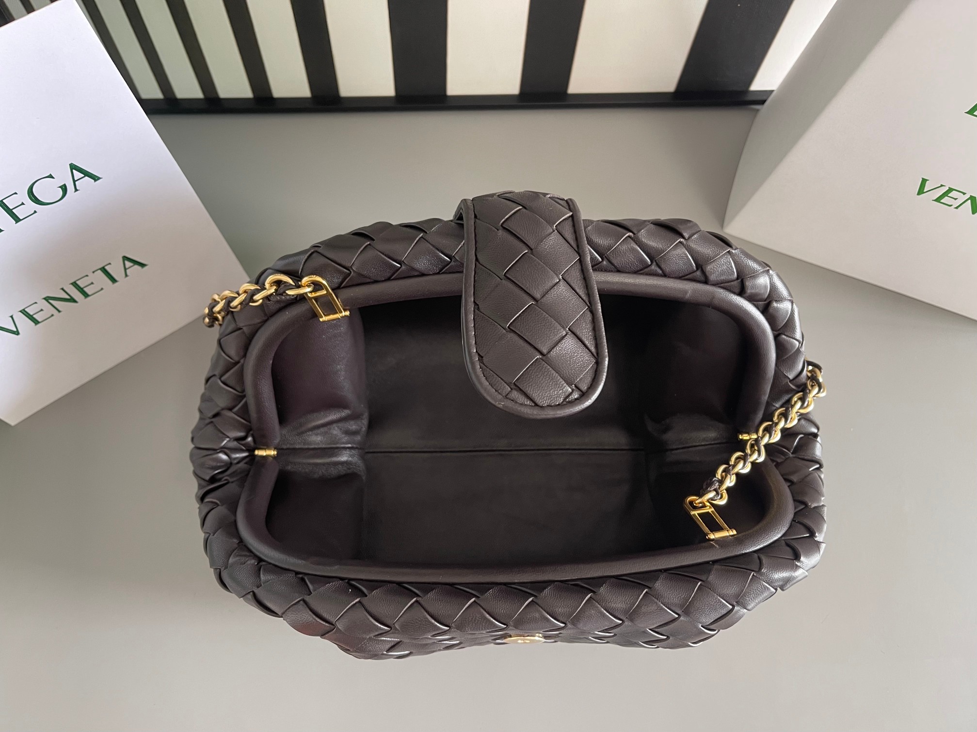 Bagsaaa B0tt*ga Ven*ta Teen Lauren 1980 With Chain Fondant - 31.5*16*11cm
