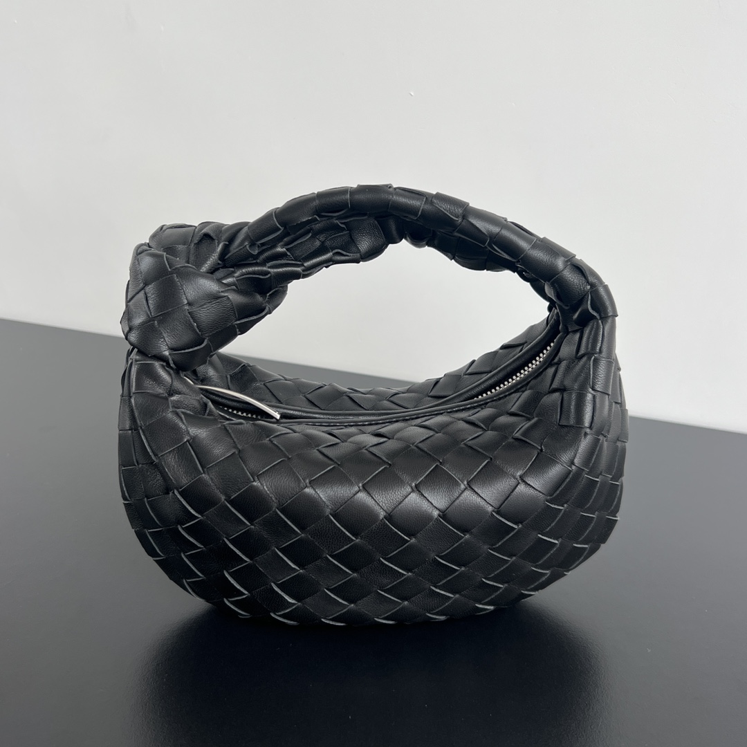 Bagsaaa B0tt*ga Ven*ta Mini Jodie Black - 23x28x8 cm
