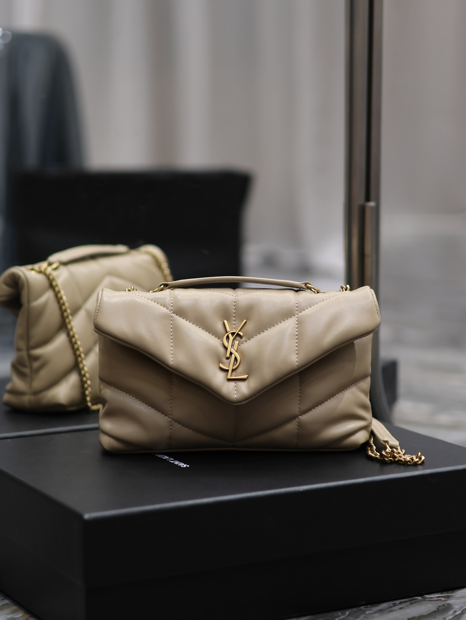 Bagsaaa Y51 Toy Puffer In Nappa Leather 759337 Beige - 23 X 15.5 X 8.5 CM