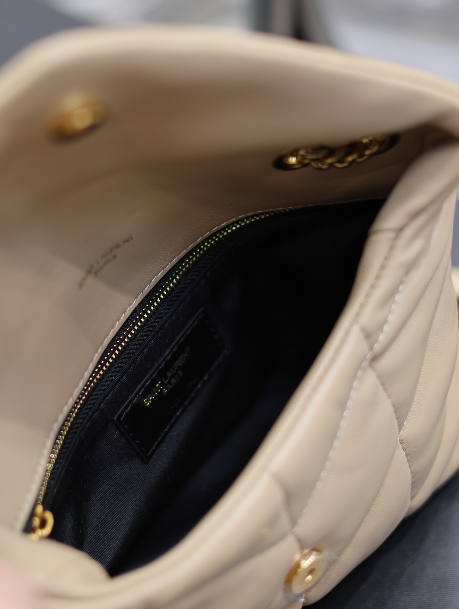 Bagsaaa Y51 Toy Puffer In Nappa Leather 759337 Beige - 23 X 15.5 X 8.5 CM