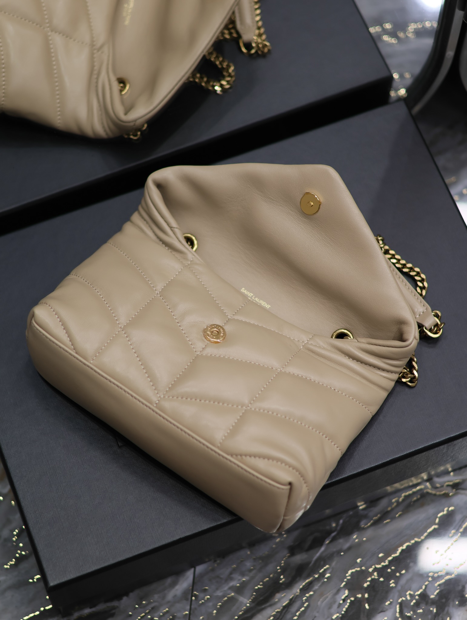 Bagsaaa Y51 Toy Puffer In Nappa Leather 759337 Beige - 23 X 15.5 X 8.5 CM
