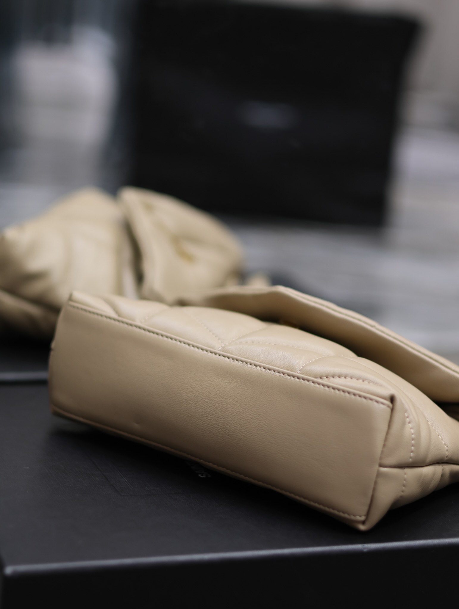 Bagsaaa Y51 Toy Puffer In Nappa Leather 759337 Beige - 23 X 15.5 X 8.5 CM