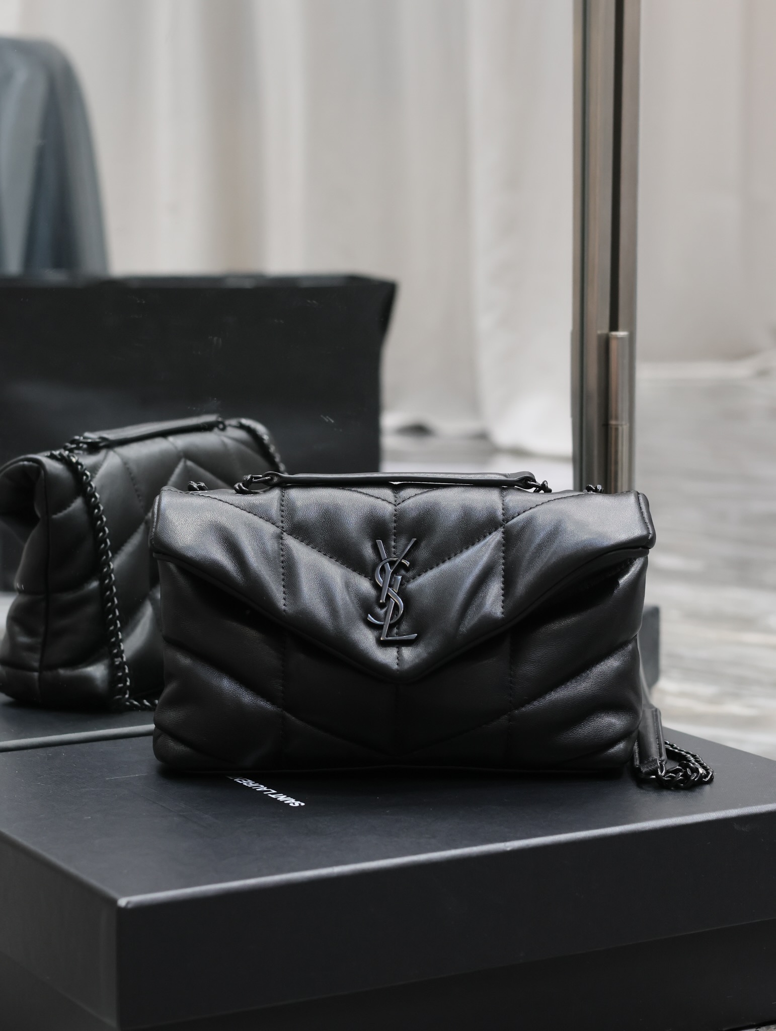 Bagsaaa Y51 Toy Puffer In Nappa Leather 759337 Full Black - 23 X 15.5 X 8.5 CM