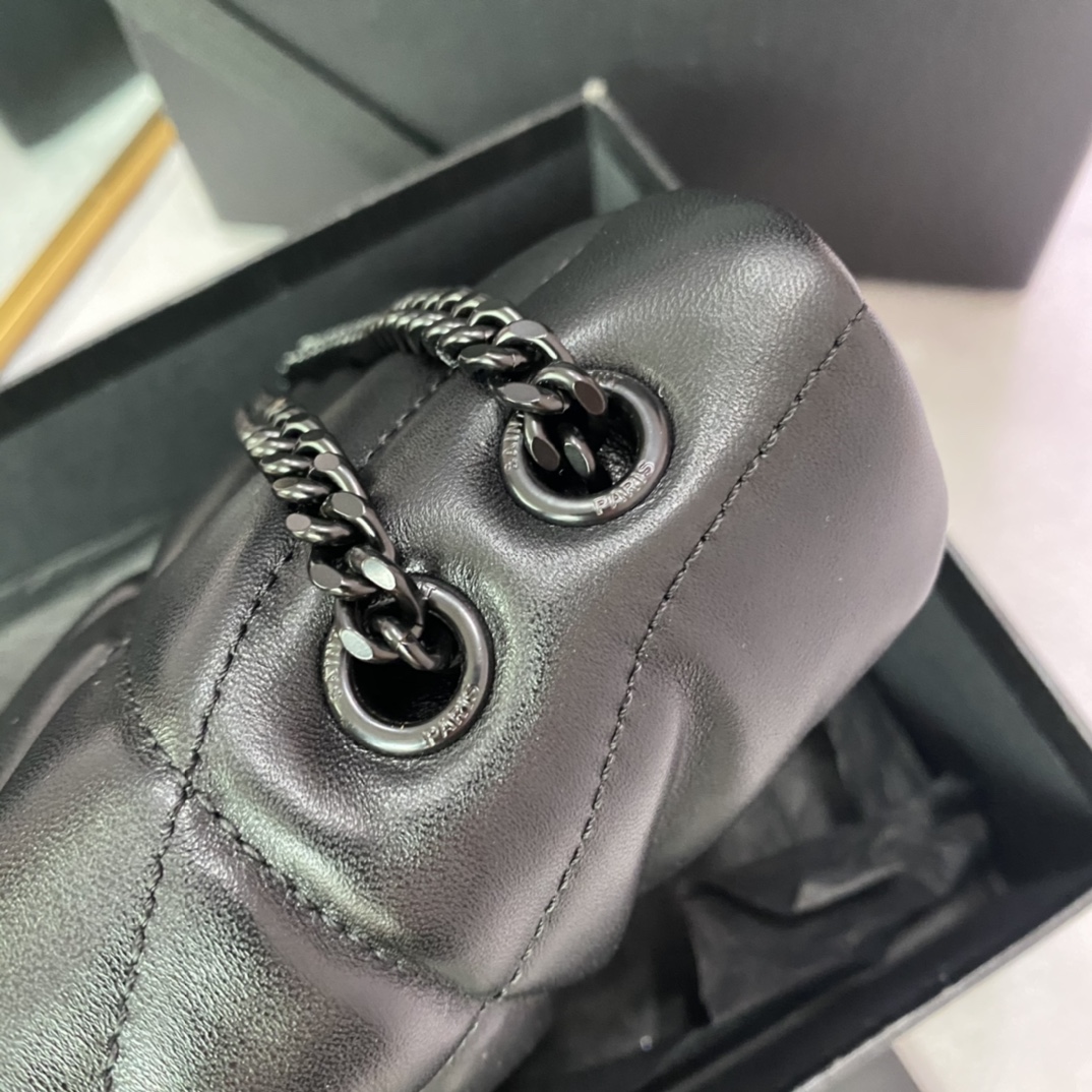Bagsaaa Y51 Toy Puffer In Nappa Leather 759337 Full Black - 23 X 15.5 X 8.5 CM