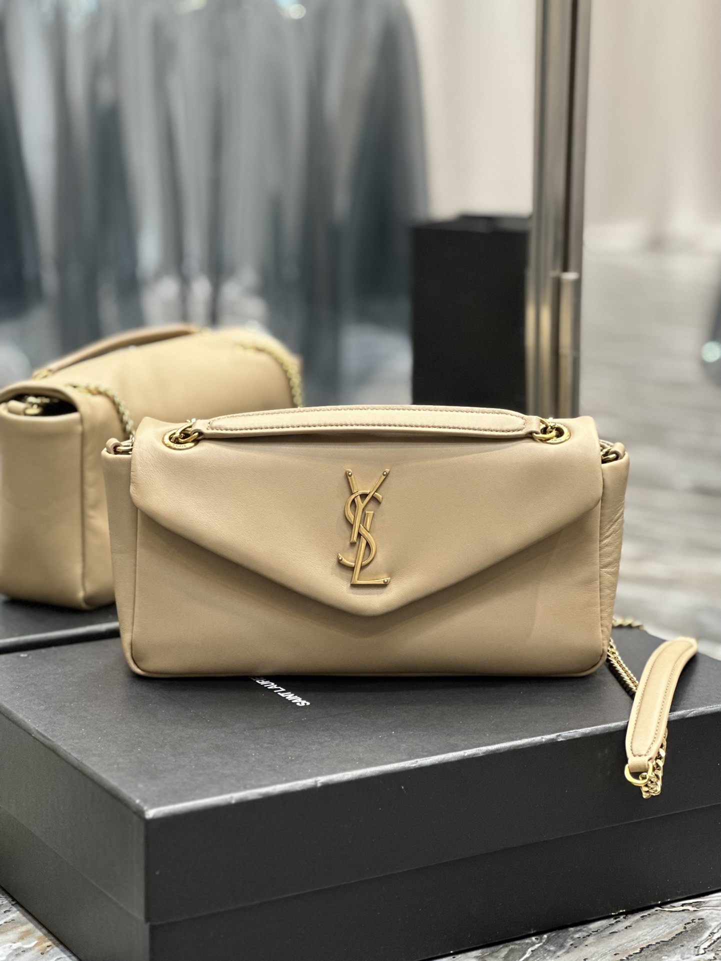 Bagsaaa Y51 Calypso Small In Plunged Lambskin 734153 Beige - 26×14×7cm