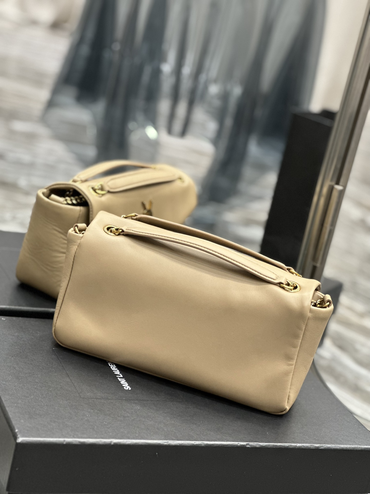 Bagsaaa Y51 Calypso Small In Plunged Lambskin 734153 Beige - 26×14×7cm