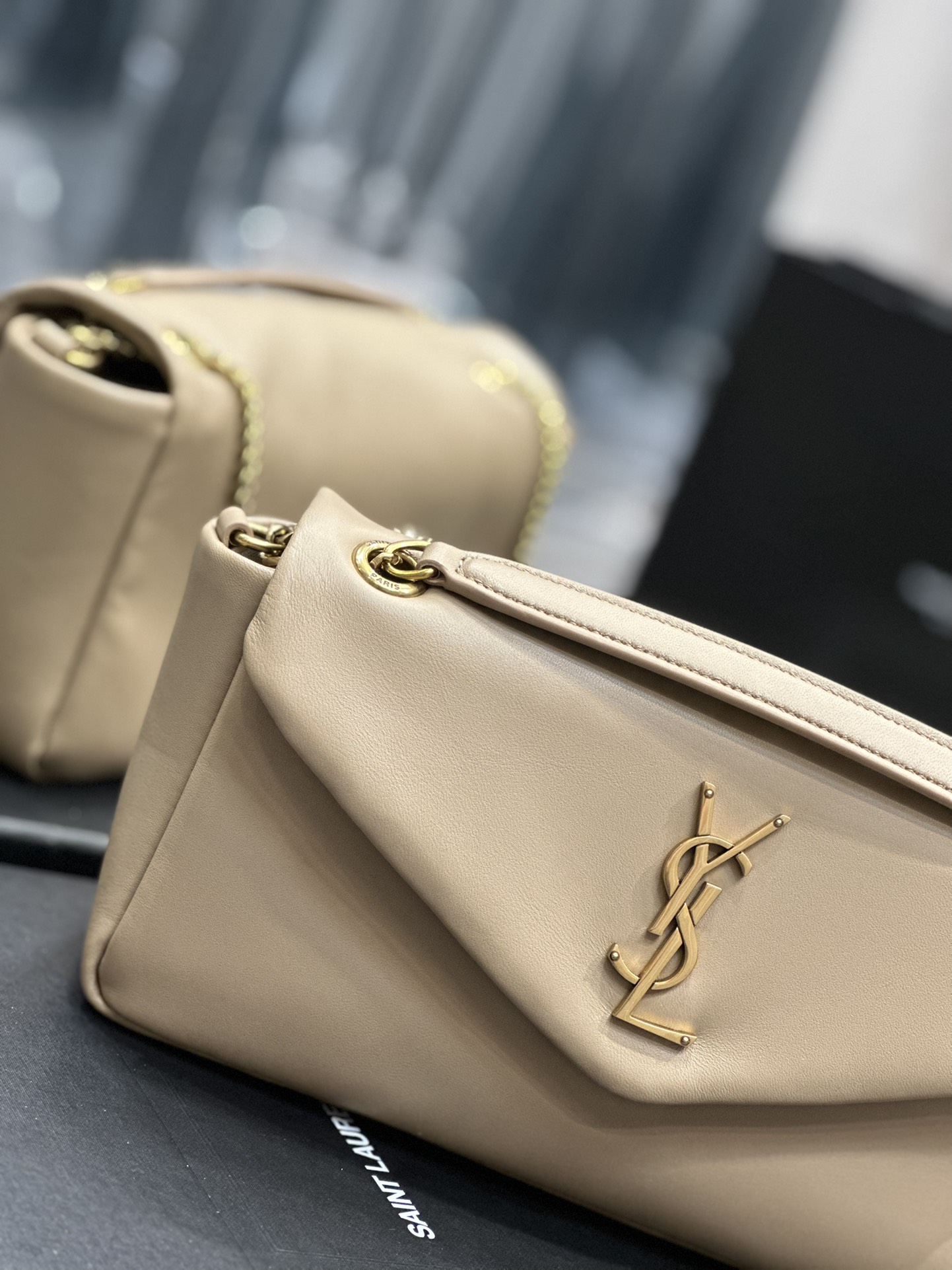 Bagsaaa Y51 Calypso Small In Plunged Lambskin 734153 Beige - 26×14×7cm