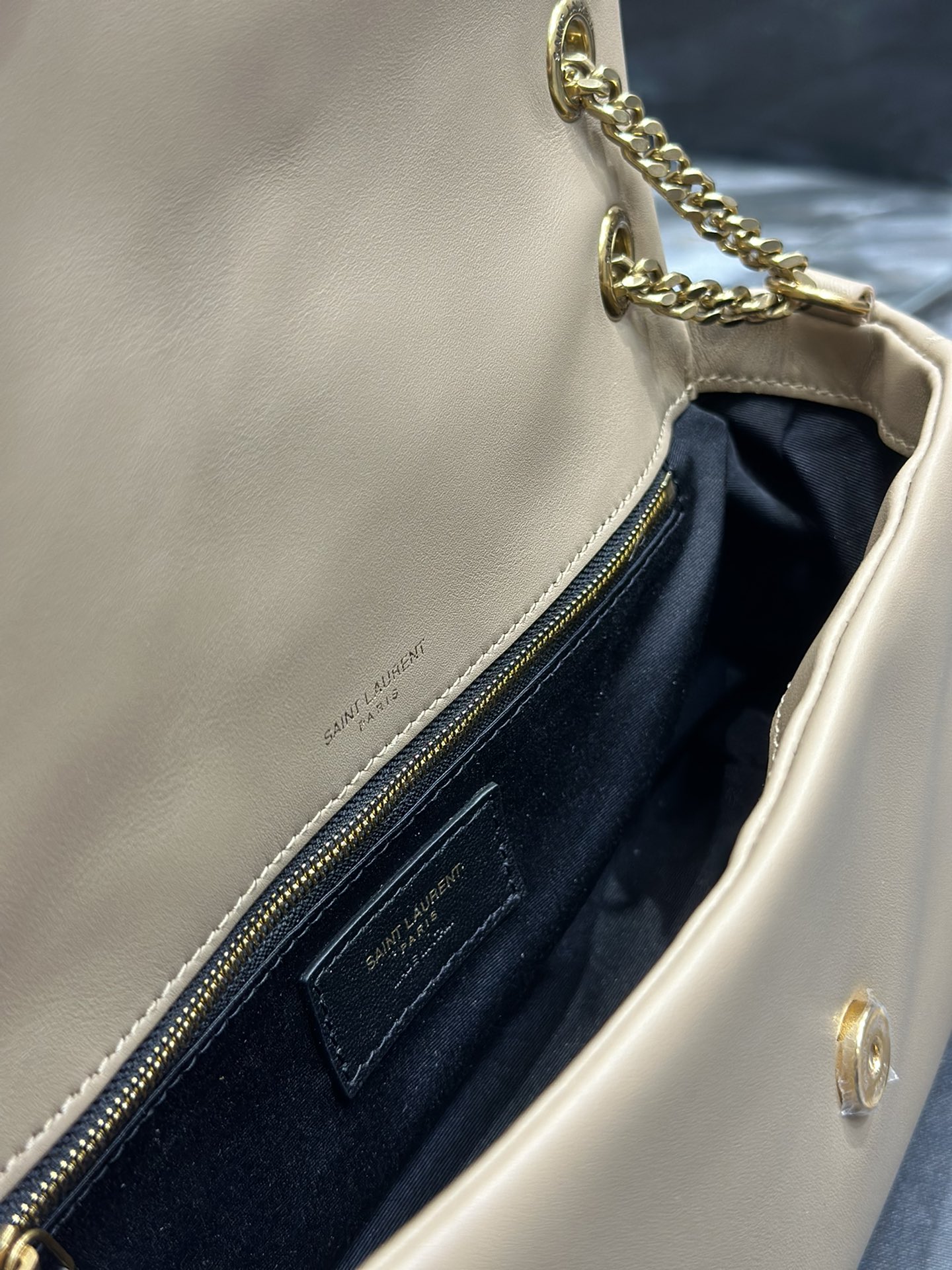 Bagsaaa Y51 Calypso Small In Plunged Lambskin 734153 Beige - 26×14×7cm