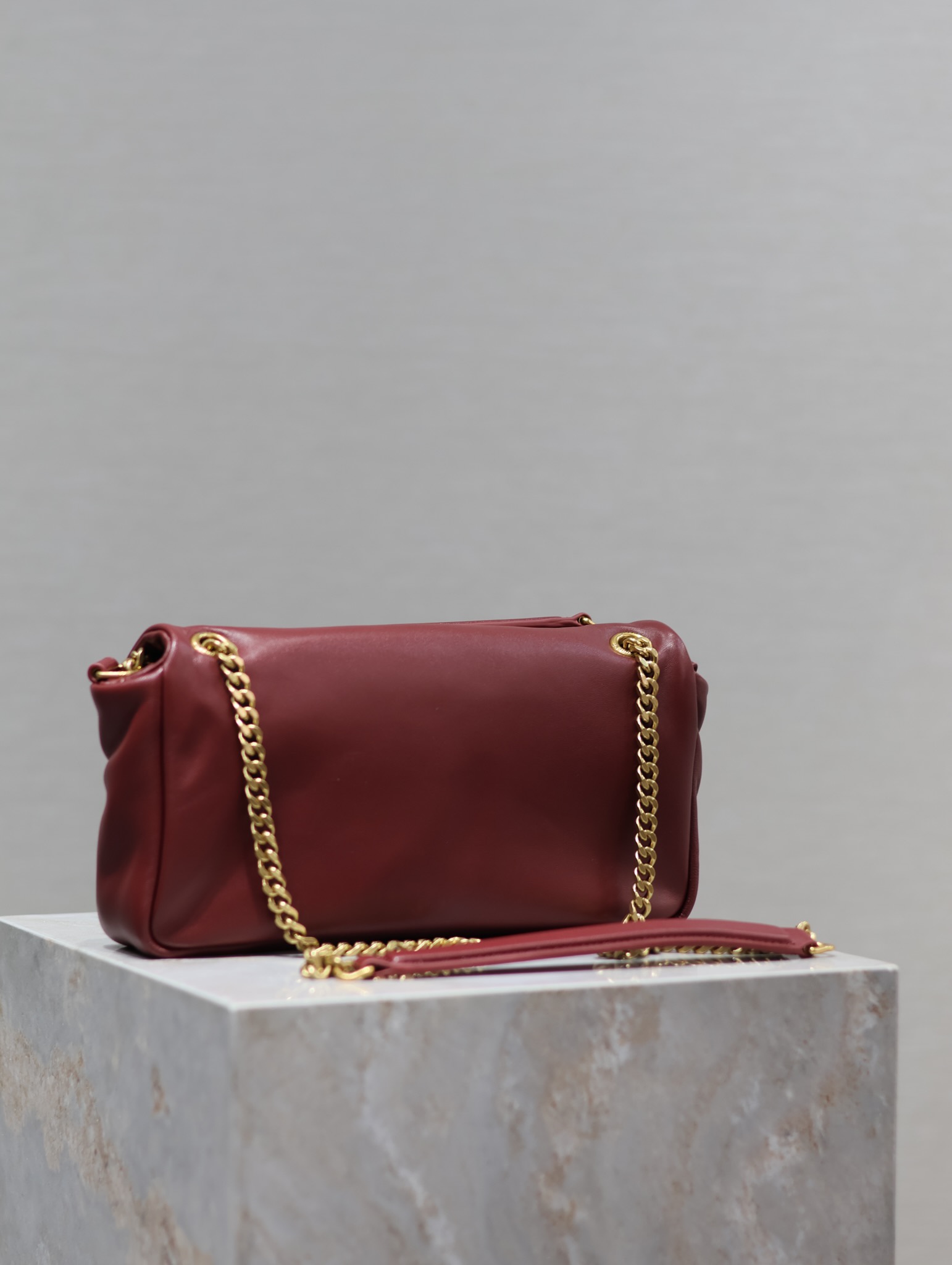 Bagsaaa Y51 Calypso Small In Plunged Lambskin 734153 Red - 26×14×7cm