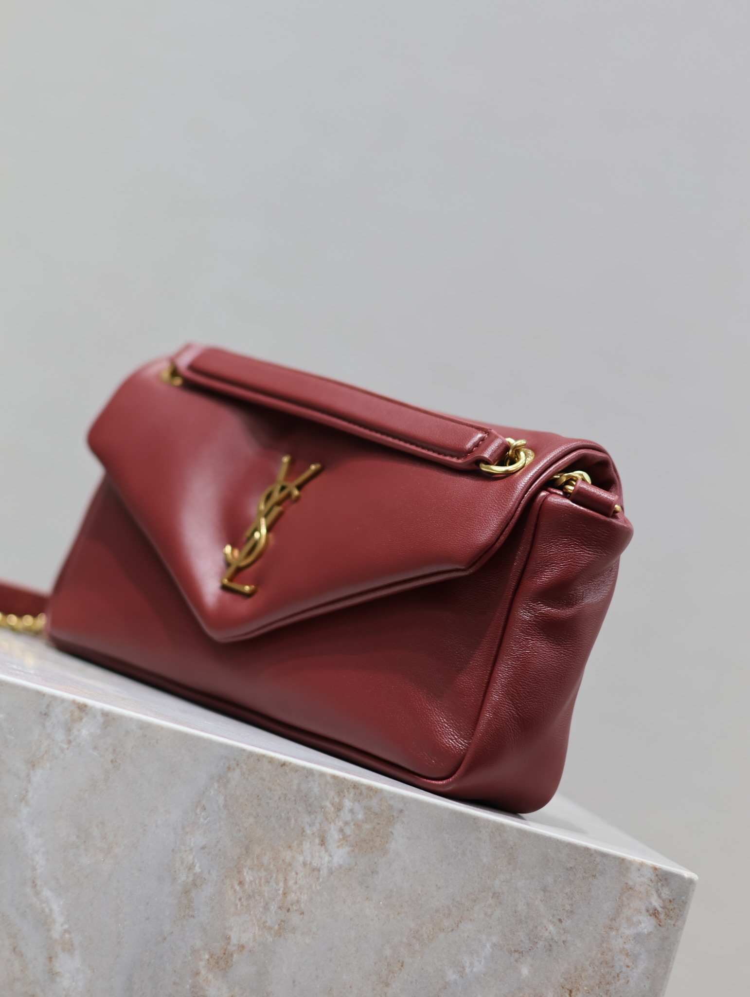 Bagsaaa Y51 Calypso Small In Plunged Lambskin 734153 Red - 26×14×7cm