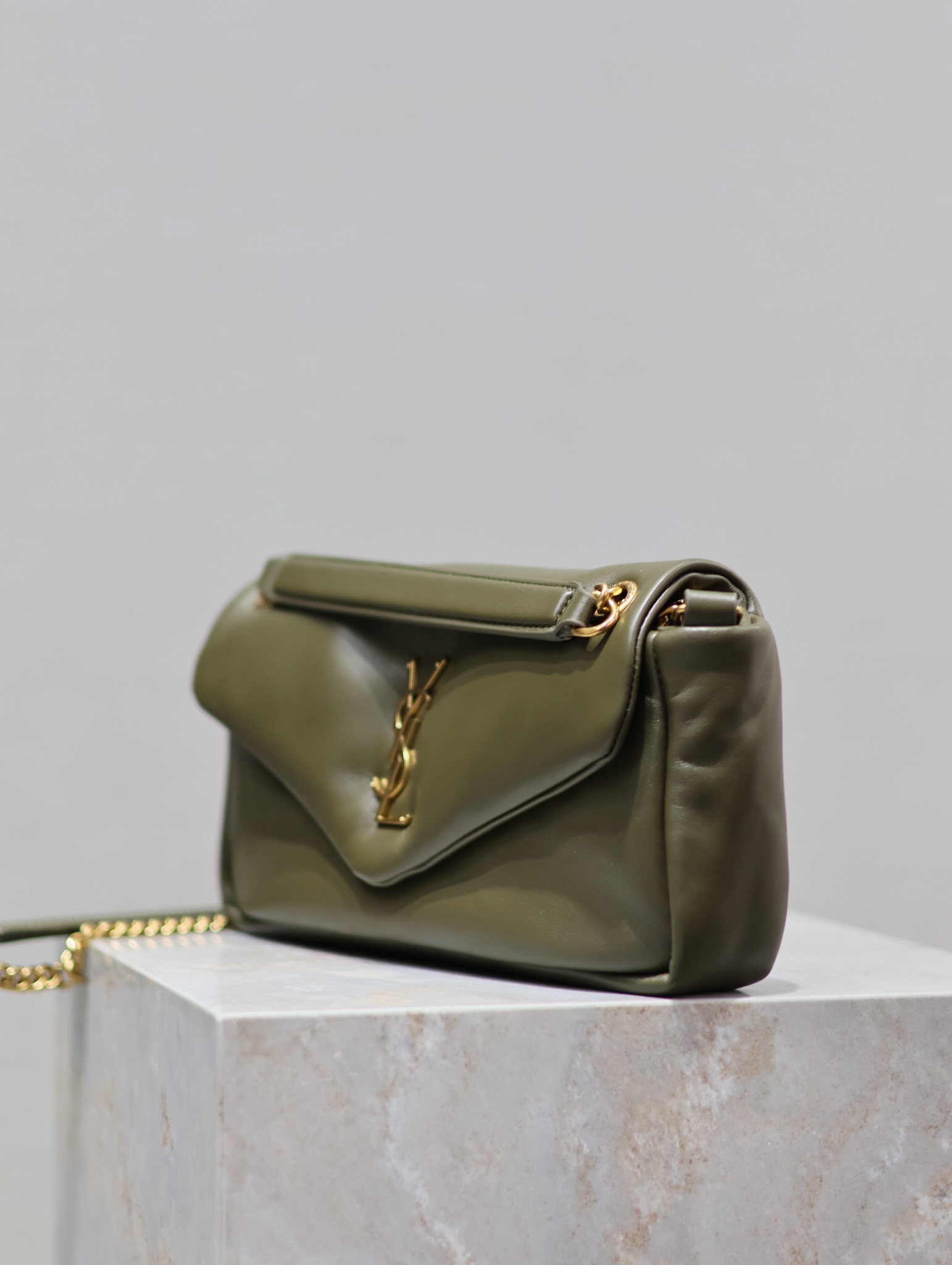 Bagsaaa Y51 Calypso Small In Plunged Lambskin 734153 Dark Green - 26×14×7cm