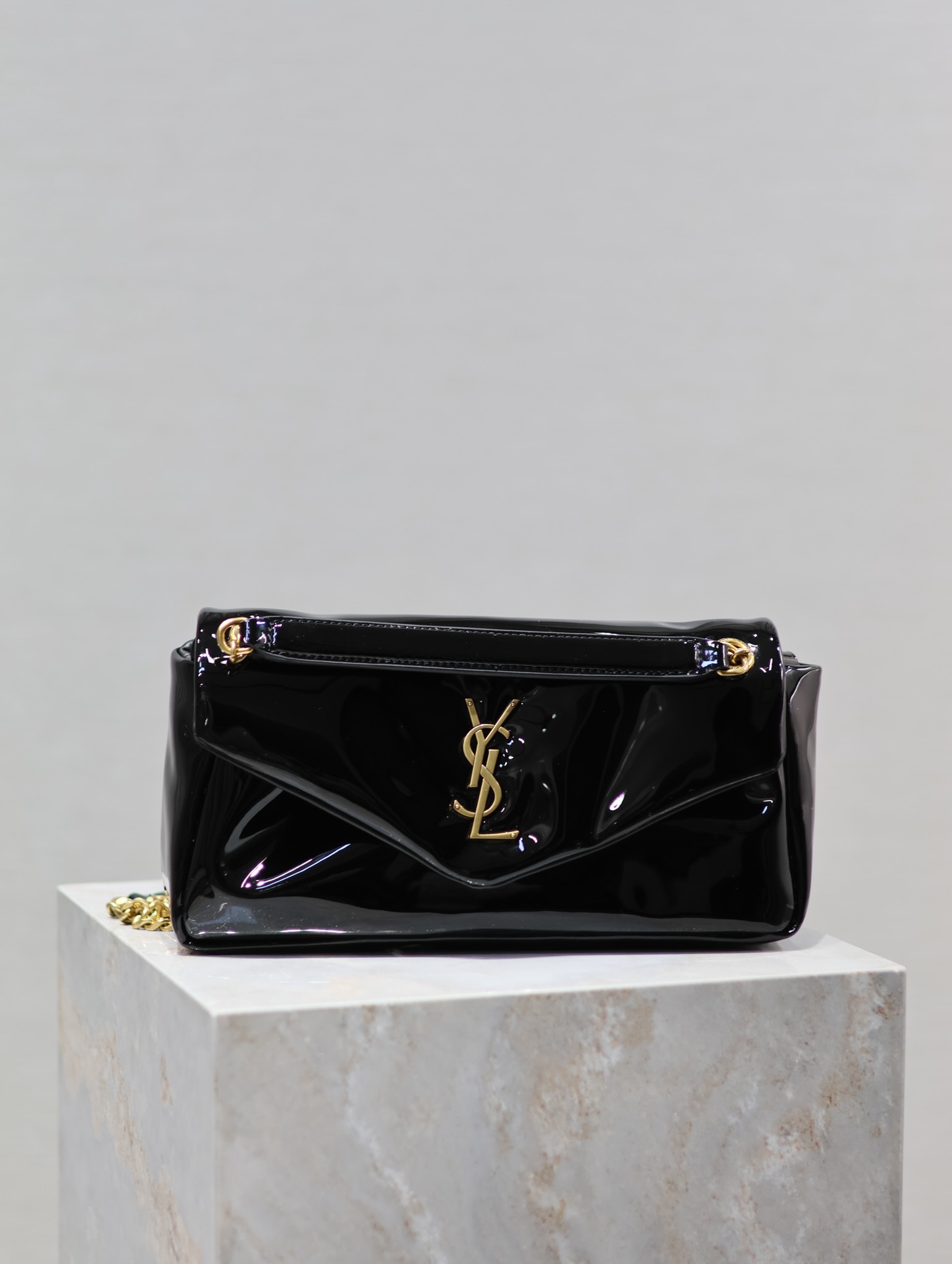 Bagsaaa Y51 Calypso Small In Patent Leather 734153 Black - 26×14×7cm
