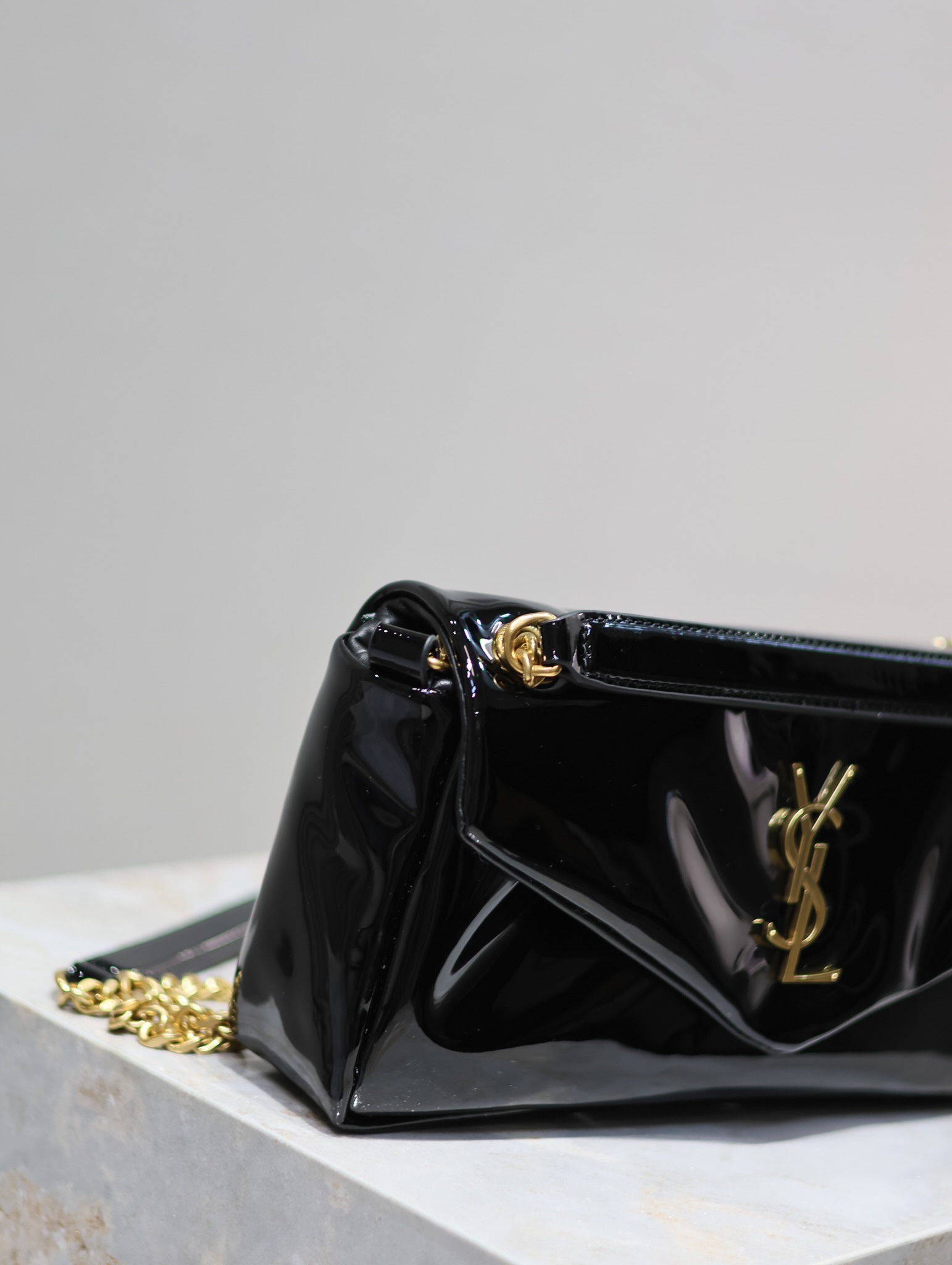 Bagsaaa Y51 Calypso Small In Patent Leather 734153 Black - 26×14×7cm