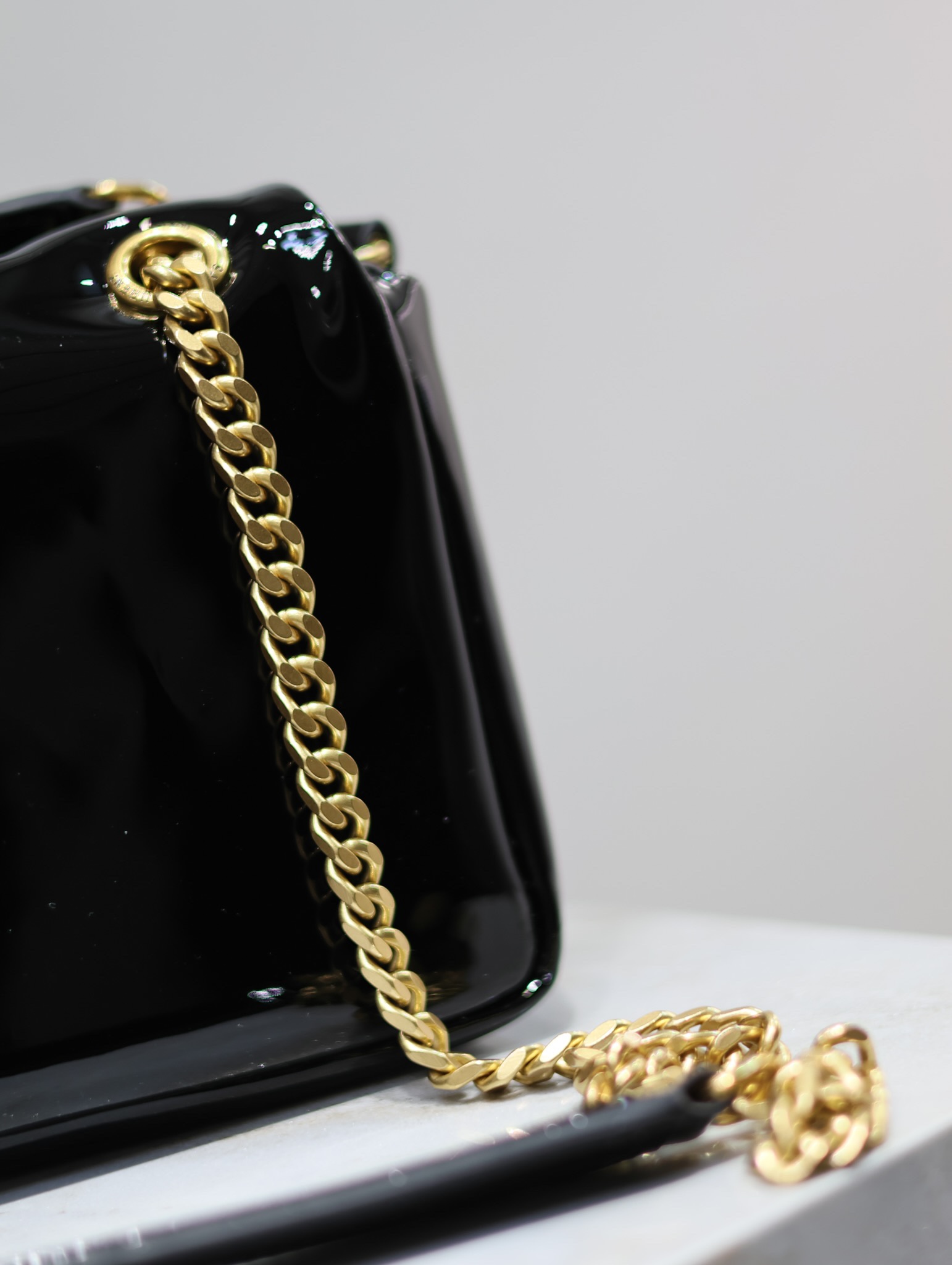 Bagsaaa Y51 Calypso Small In Patent Leather 734153 Black - 26×14×7cm