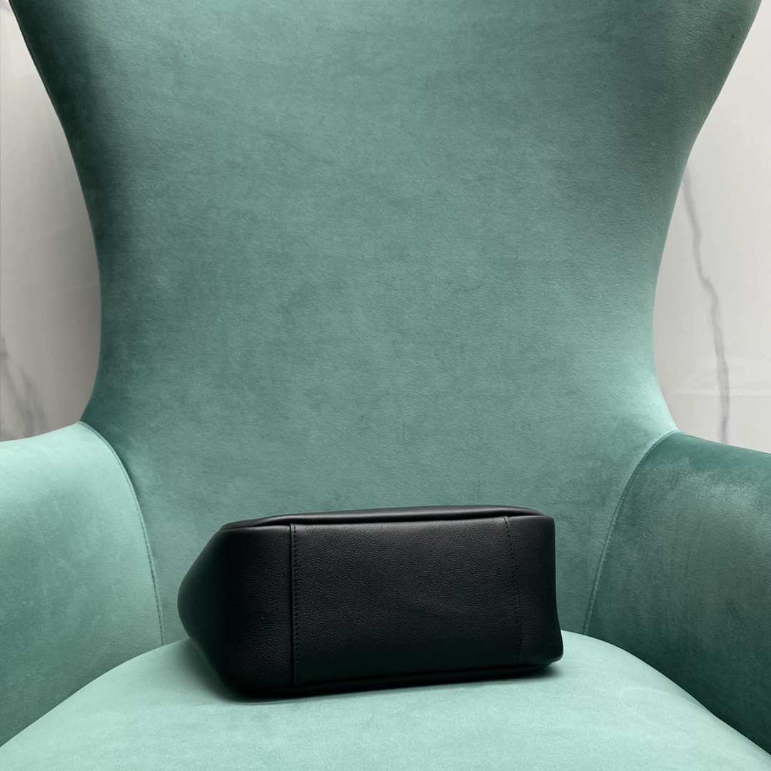 Bagsaaa Y51 Le 5 À 7 S*pple Small In Grained Leather Black 713938 - 23x22x10 cm