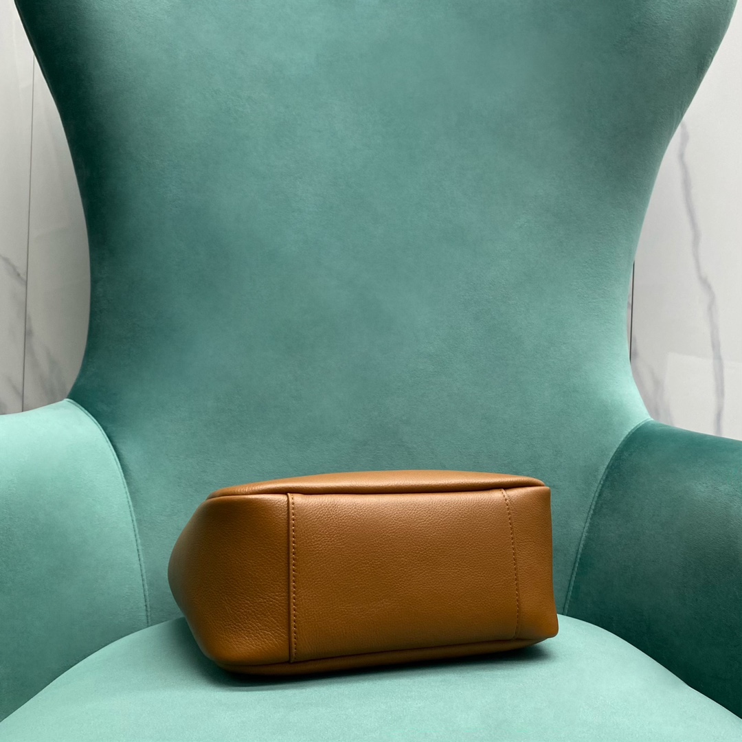 Bagsaaa Y51 Le 5 À 7 S*pple Small In Grained Leather Brown 713938 - 23x22x10 cm