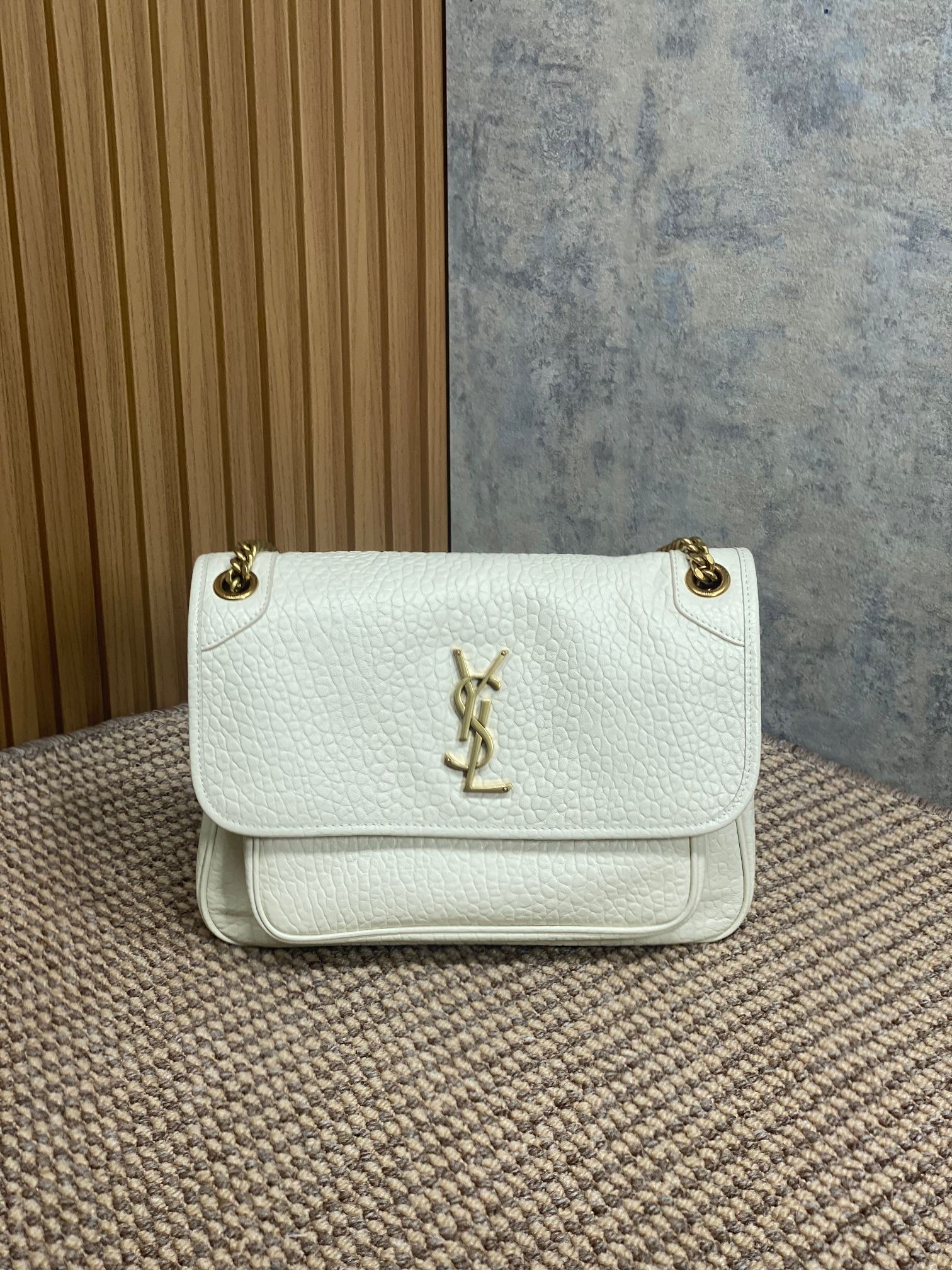 Bagsaaa Y51 Niki Medium In Grained Lambskin White - 28 X 20 X 8.5 CM