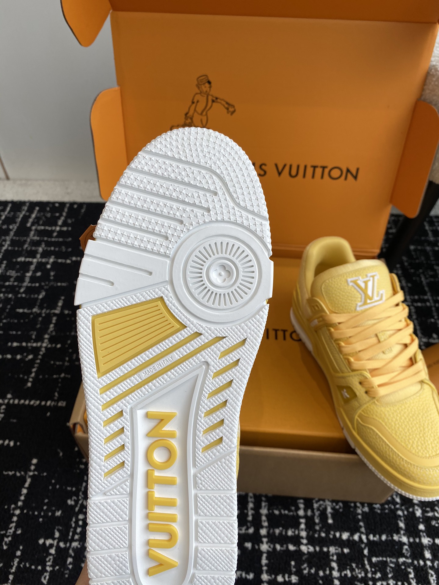 Bagsaaa LV Trainer Sneaker Yellow