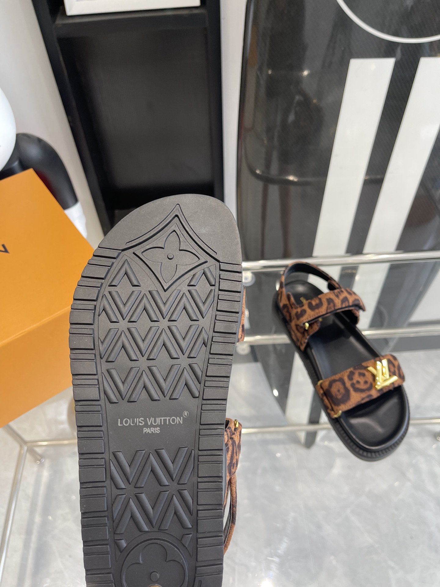 Bagsaaa LV Sunset Flat Comfort Sandal Tawny Brown