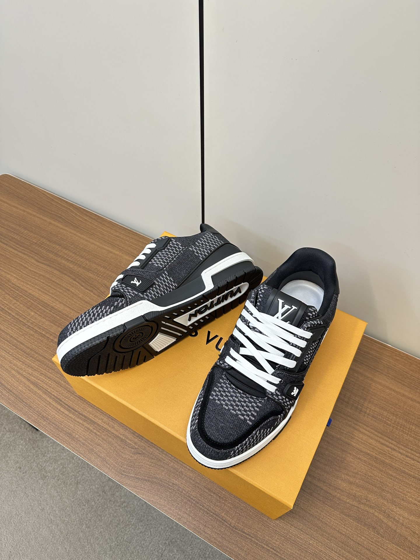 Bagsaaa LV Trainer Sneaker Black Damier 3D denim
