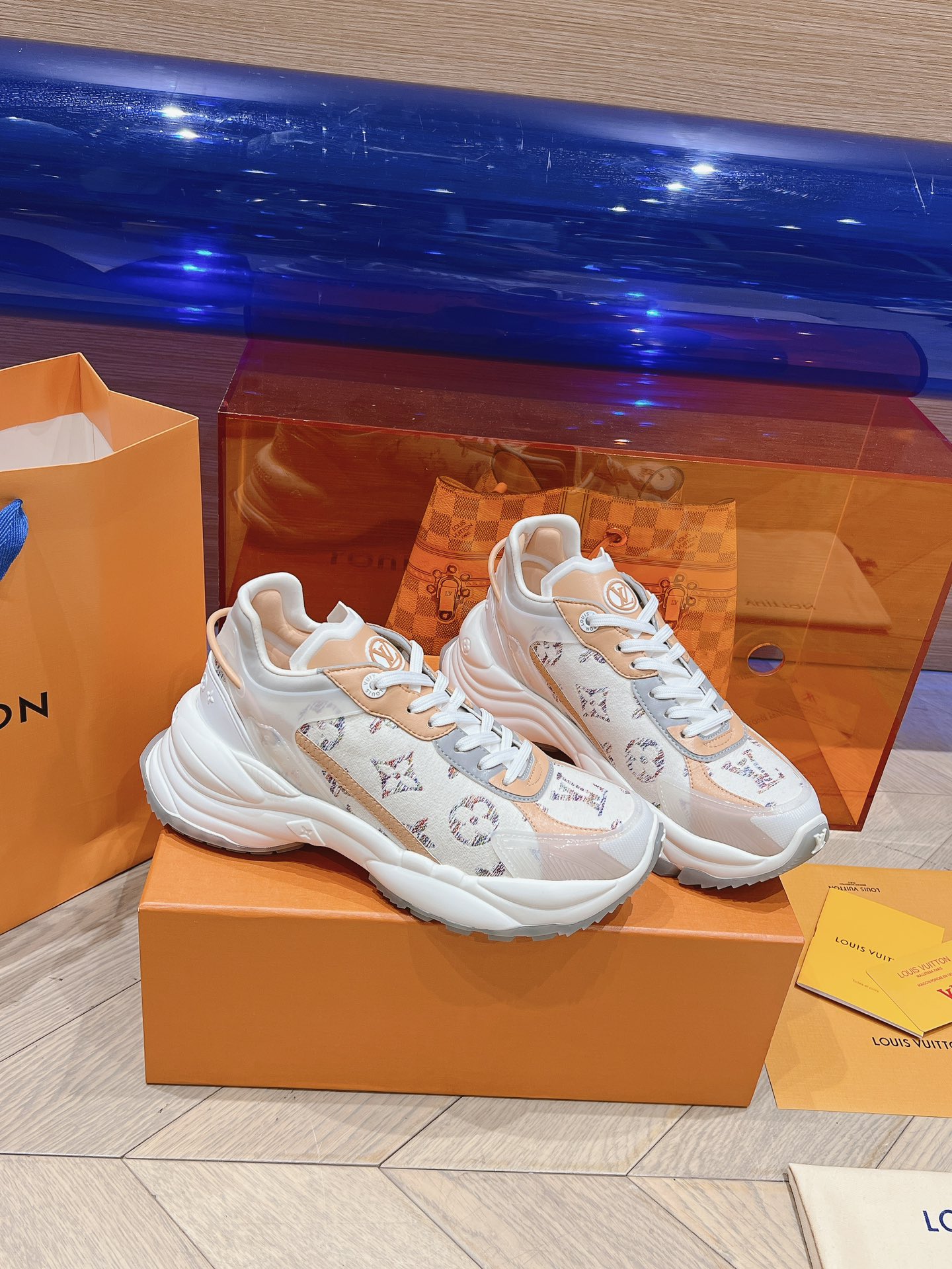 Bagsaaa L0vis Vvtt0n Run 55 Sneaker White Tweed