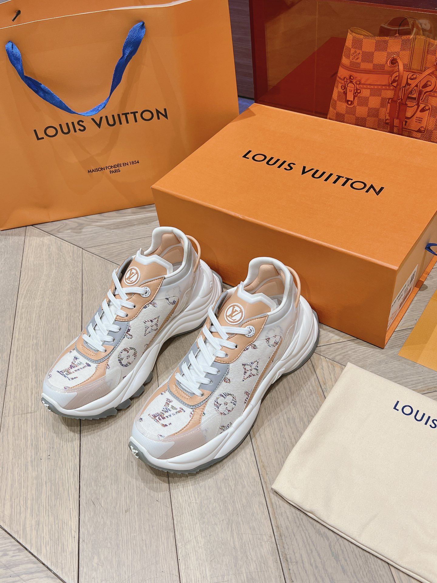 Bagsaaa L0vis Vvtt0n Run 55 Sneaker White Tweed
