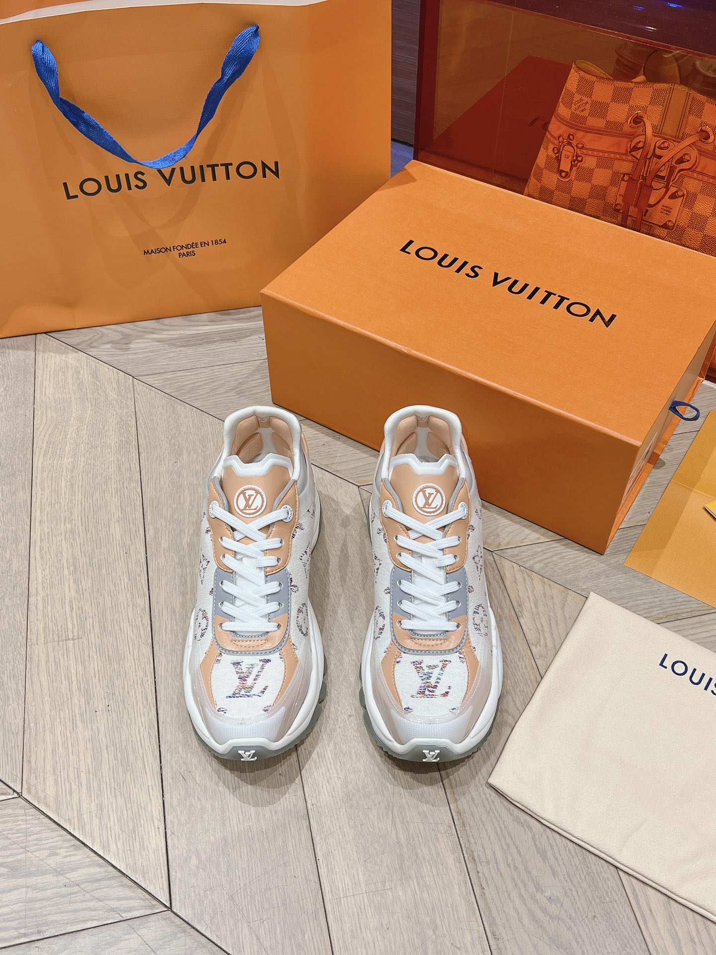 Bagsaaa L0vis Vvtt0n Run 55 Sneaker White Tweed