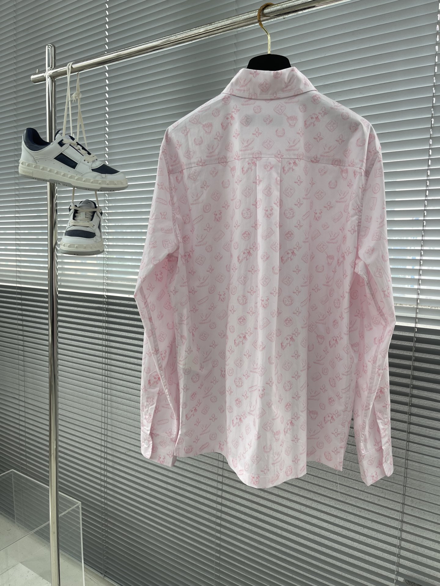 Bagsaaa LV Monogram Printed Long-Sleeved Cotton Shirt Pink