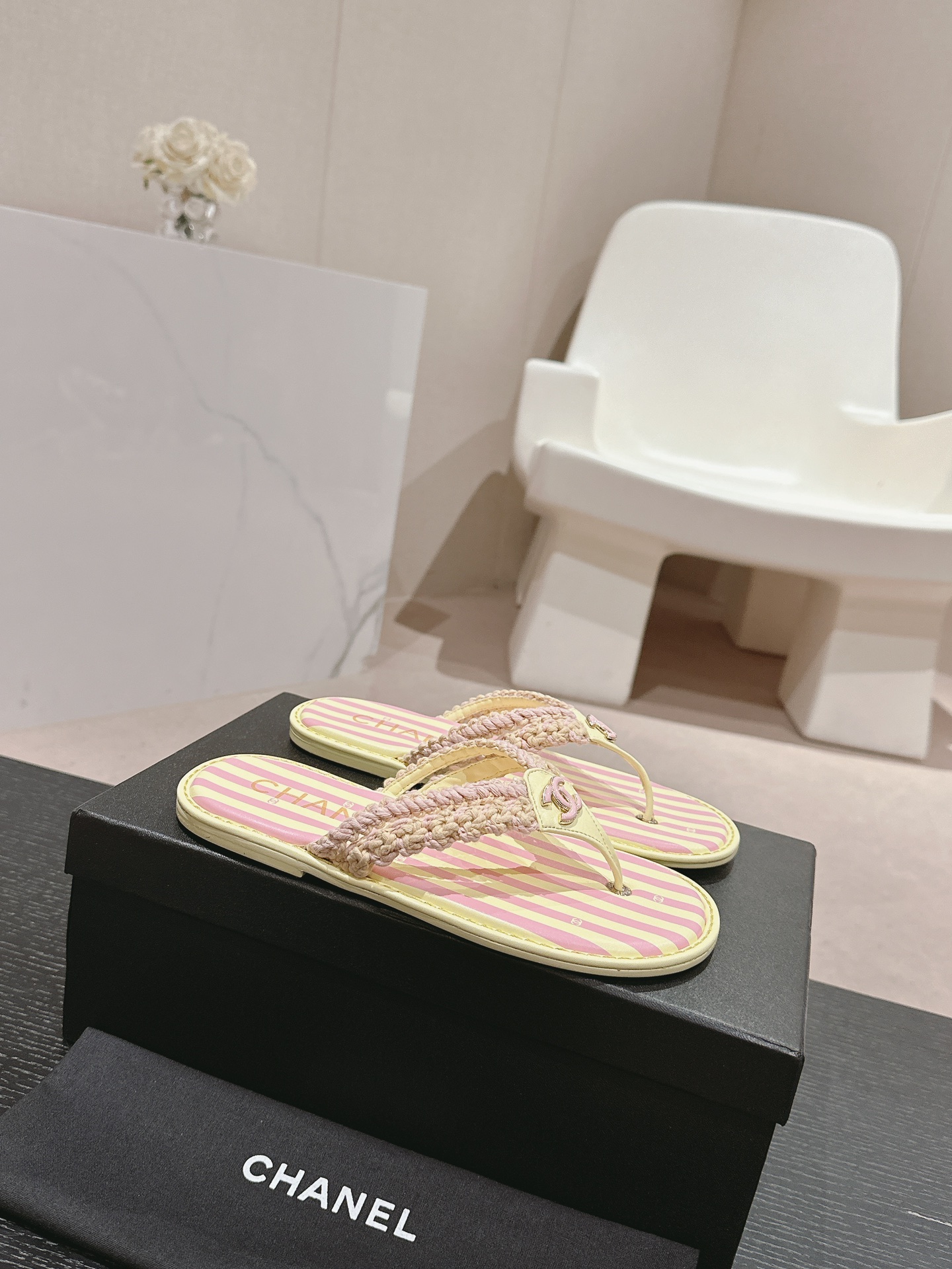 Bagsaaa Ch**el Thongs G45596 Yellow & Pink