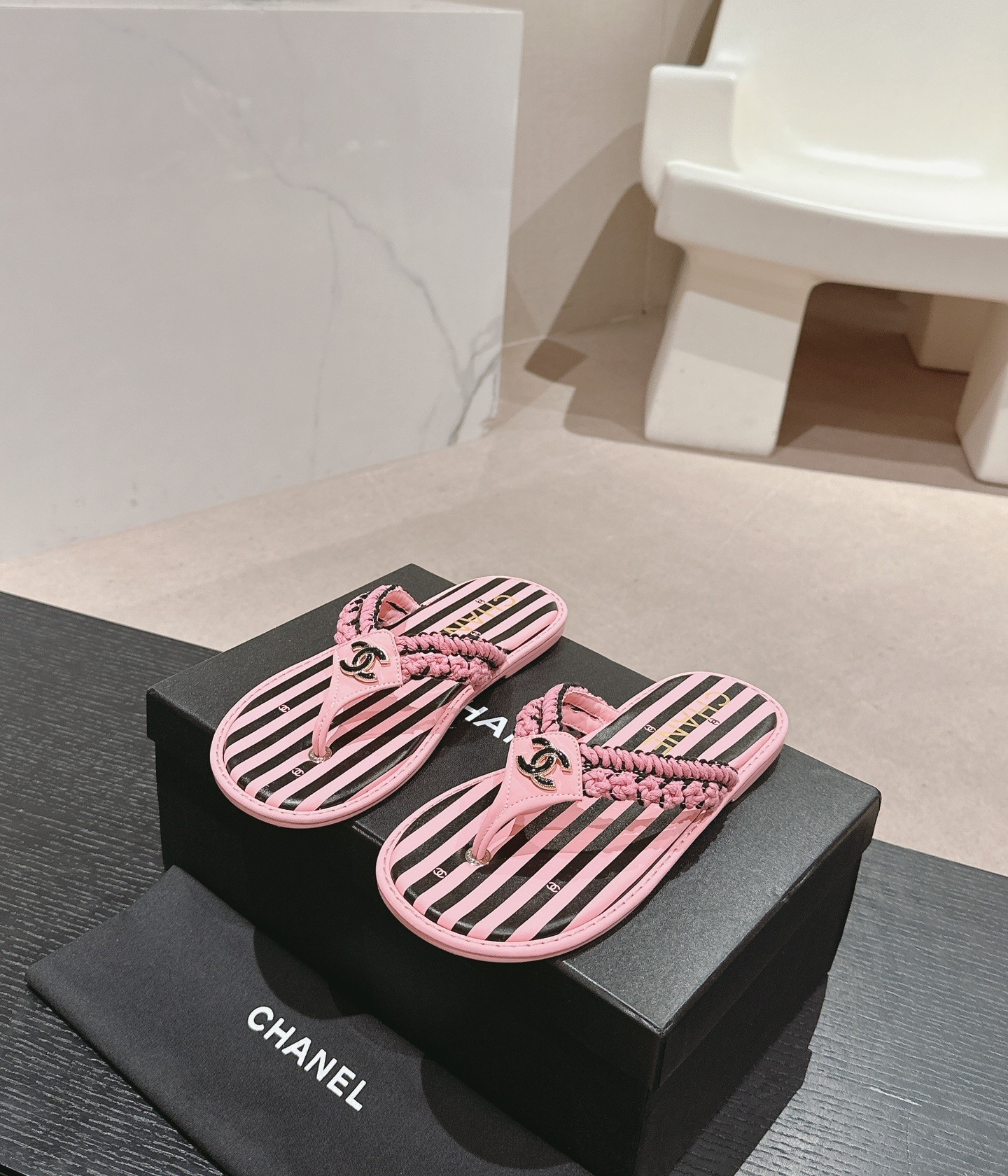 Bagsaaa Ch**el Thongs G45596 Black & Pink