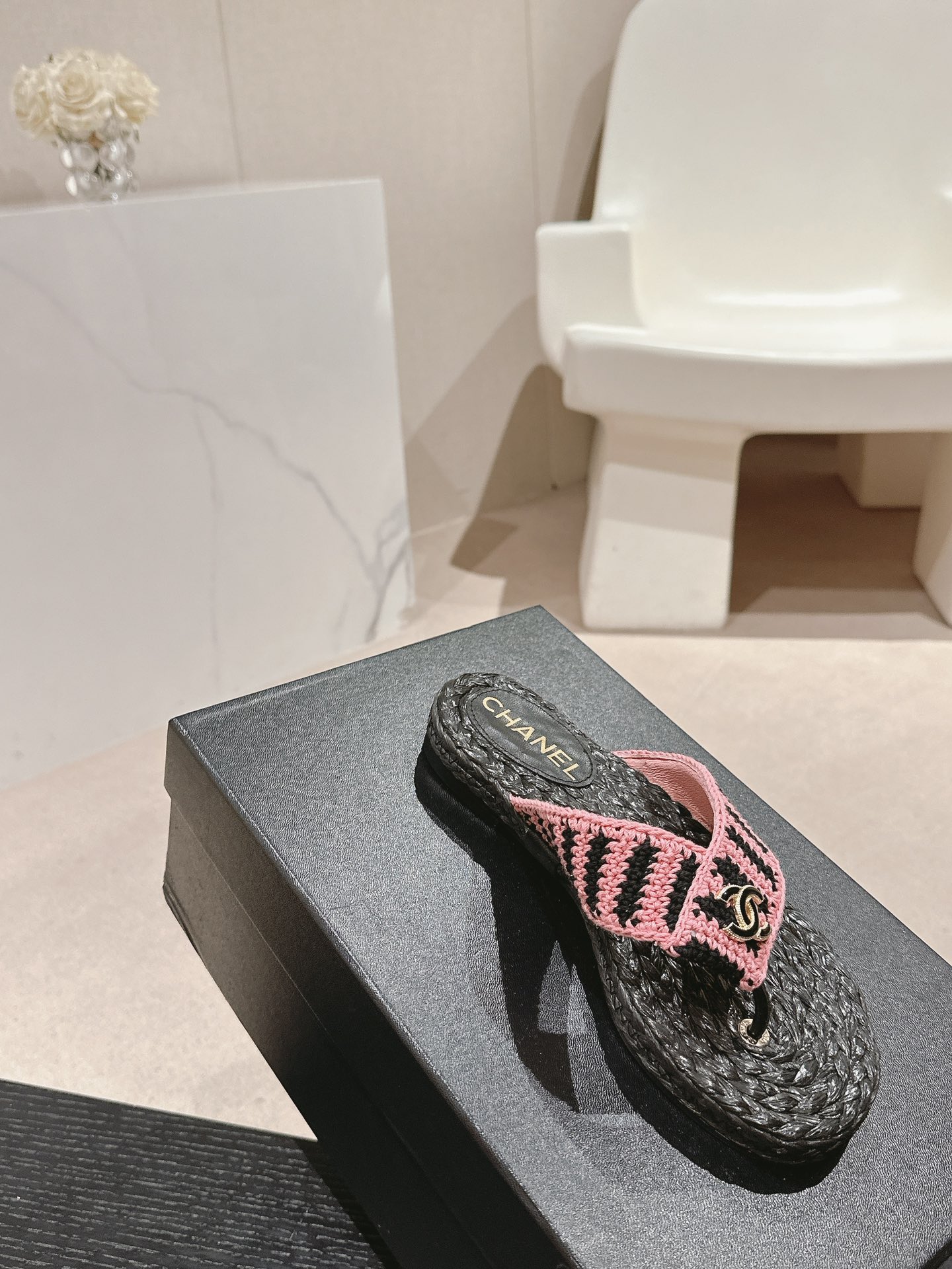 Bagsaaa Ch**el Thongs Crochet Black & Pink G45595