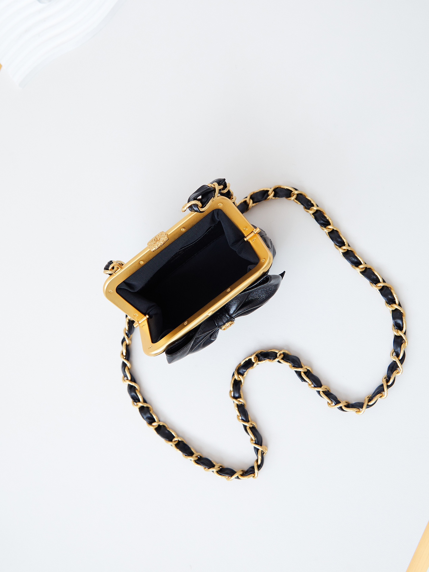 Bagsaaa Ch**el Clutch With Chain AP4028 Black - 12 × 13 × 4 cm