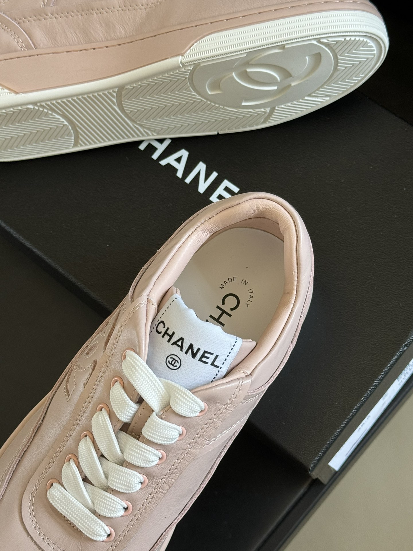 Bagsaaa Ch**el Sneakers G39978 Pink